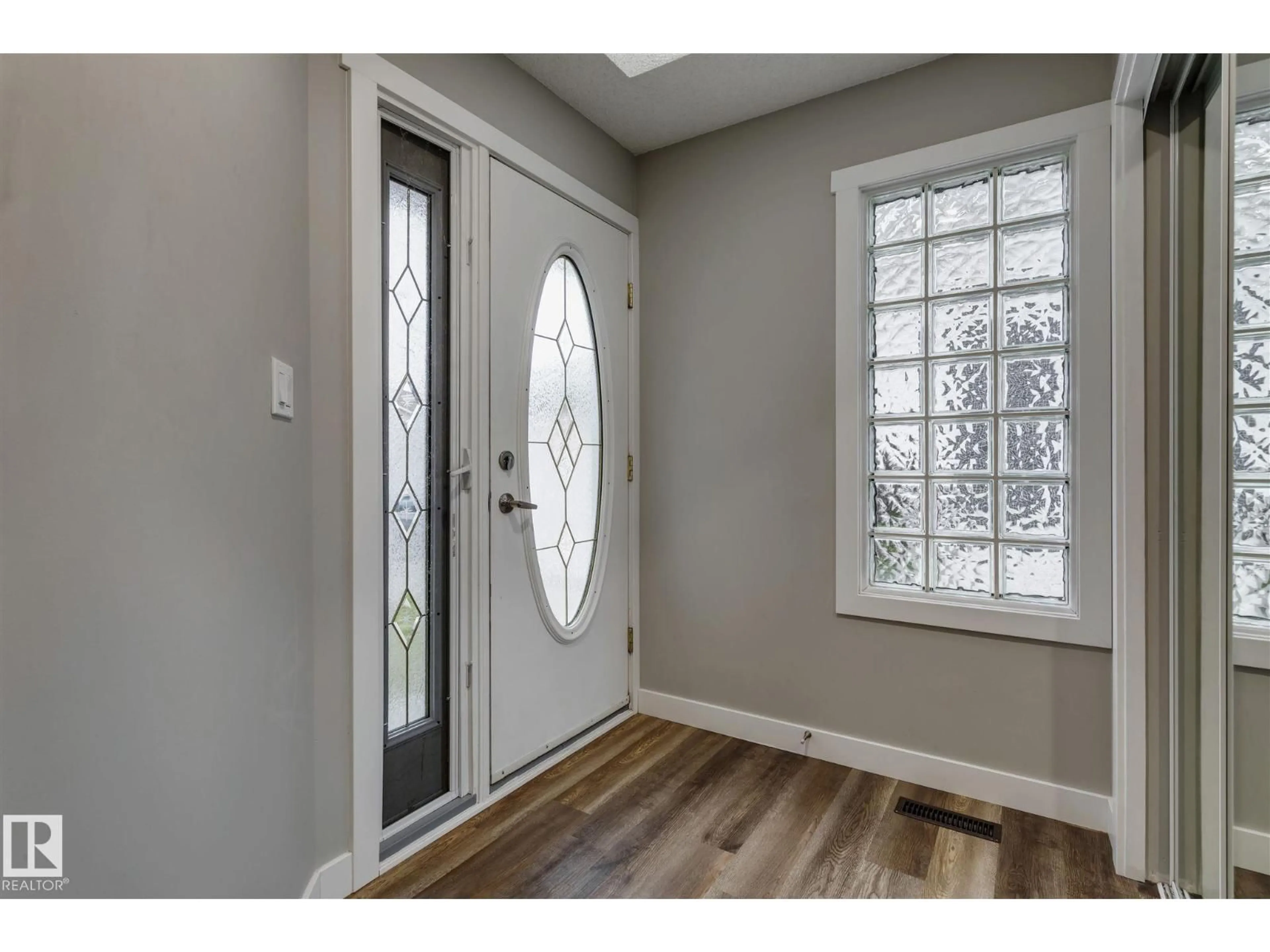 Indoor entryway for NW - 15819 69 ST, Edmonton Alberta T5Z3A5