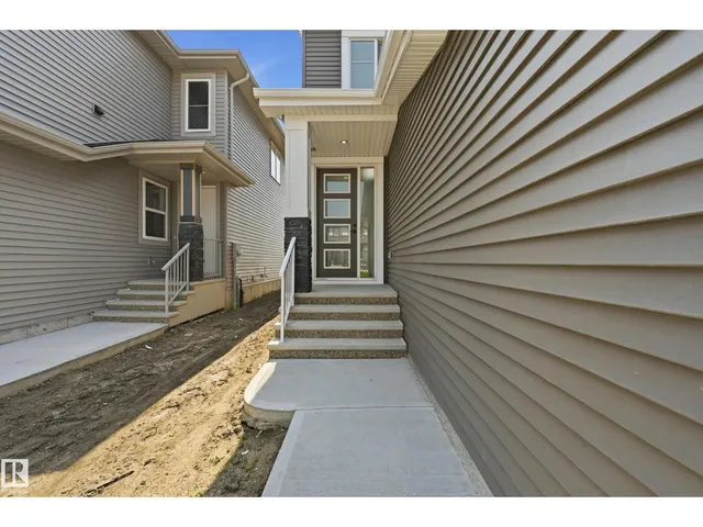 3 PIERWYCK LO, Spruce Grove 3