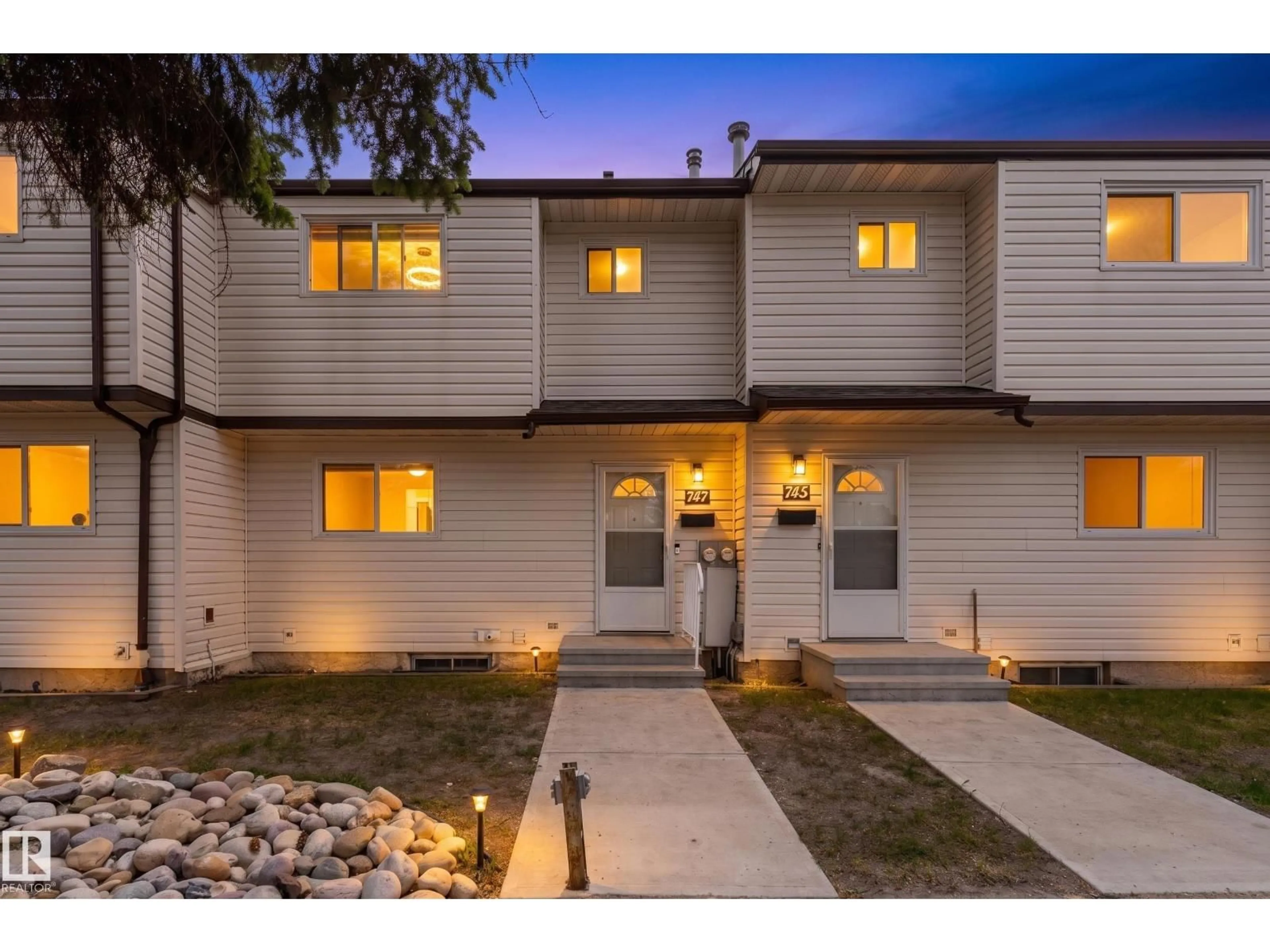 Unknown for 747 CLAREVIEW RD, Edmonton Alberta T5A3S6