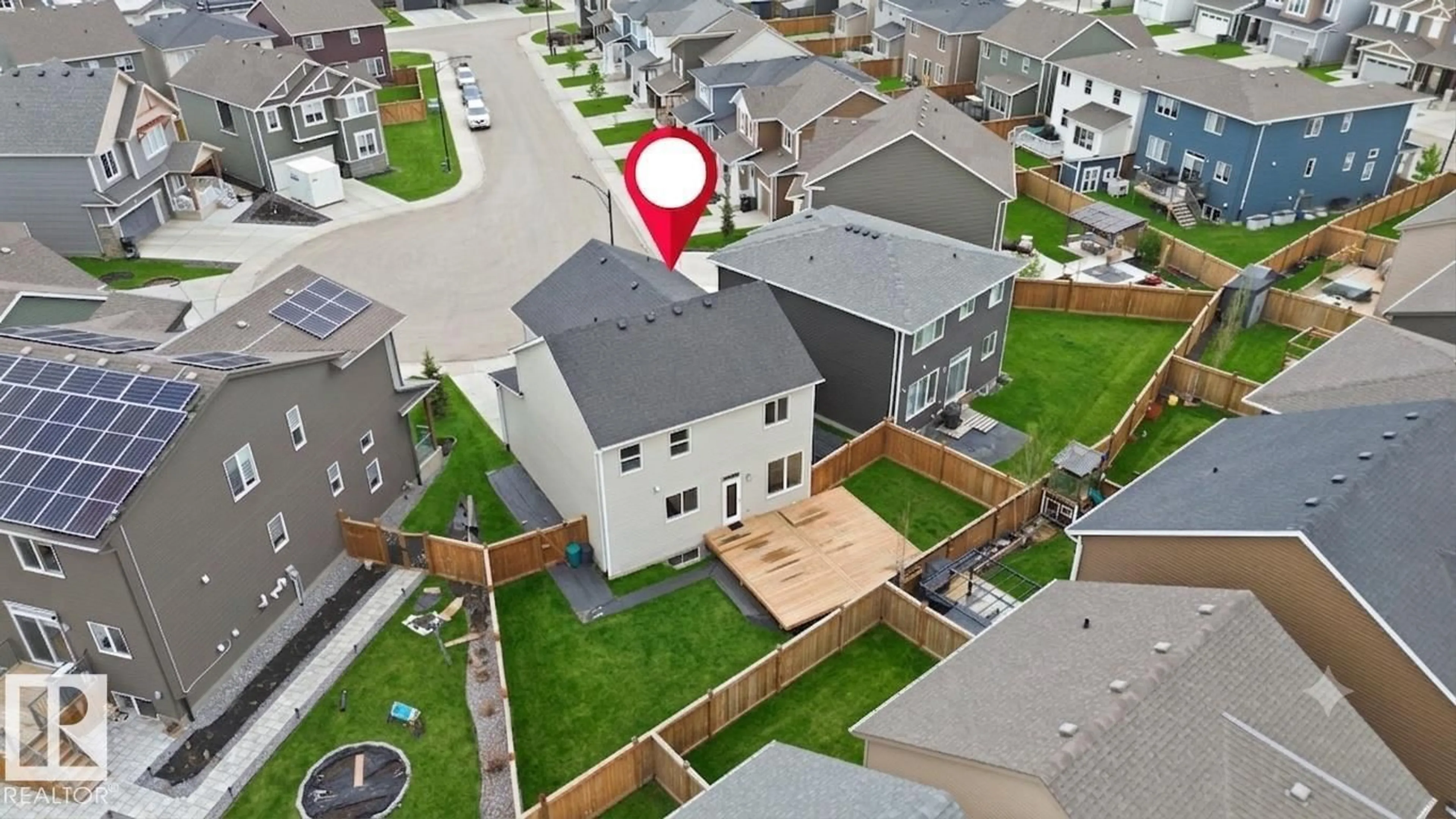 A pic from outside/outdoor area/front of a property/back of a property/a pic from drone, street for NW - 1607 202 ST, Edmonton Alberta T6M1K6