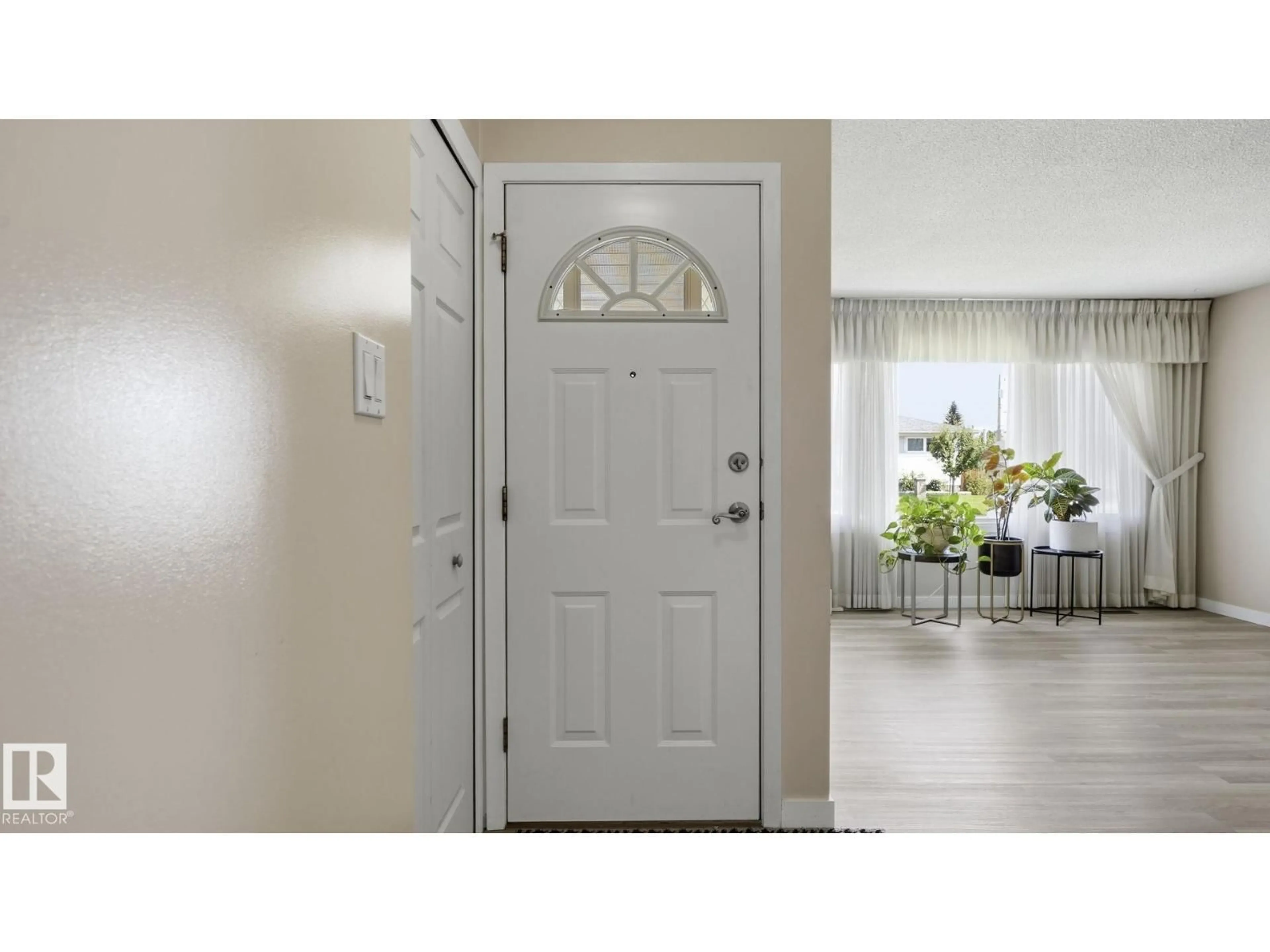 Indoor entryway for 7819 132A AV, Edmonton Alberta T5C2C4