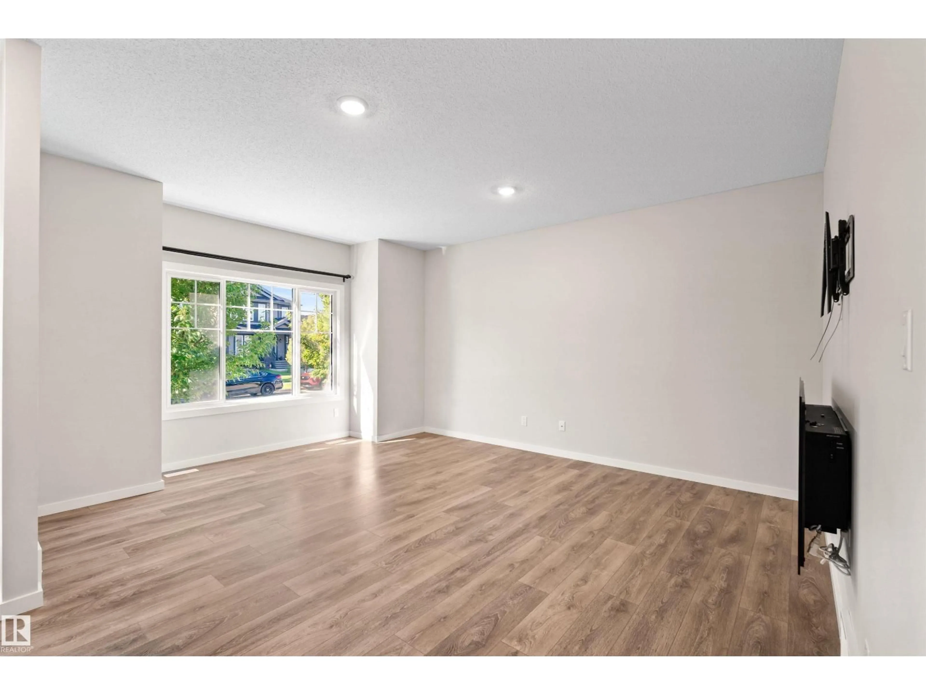A pic of a room for SW - 16040 11 AV, Edmonton Alberta T6W2H6