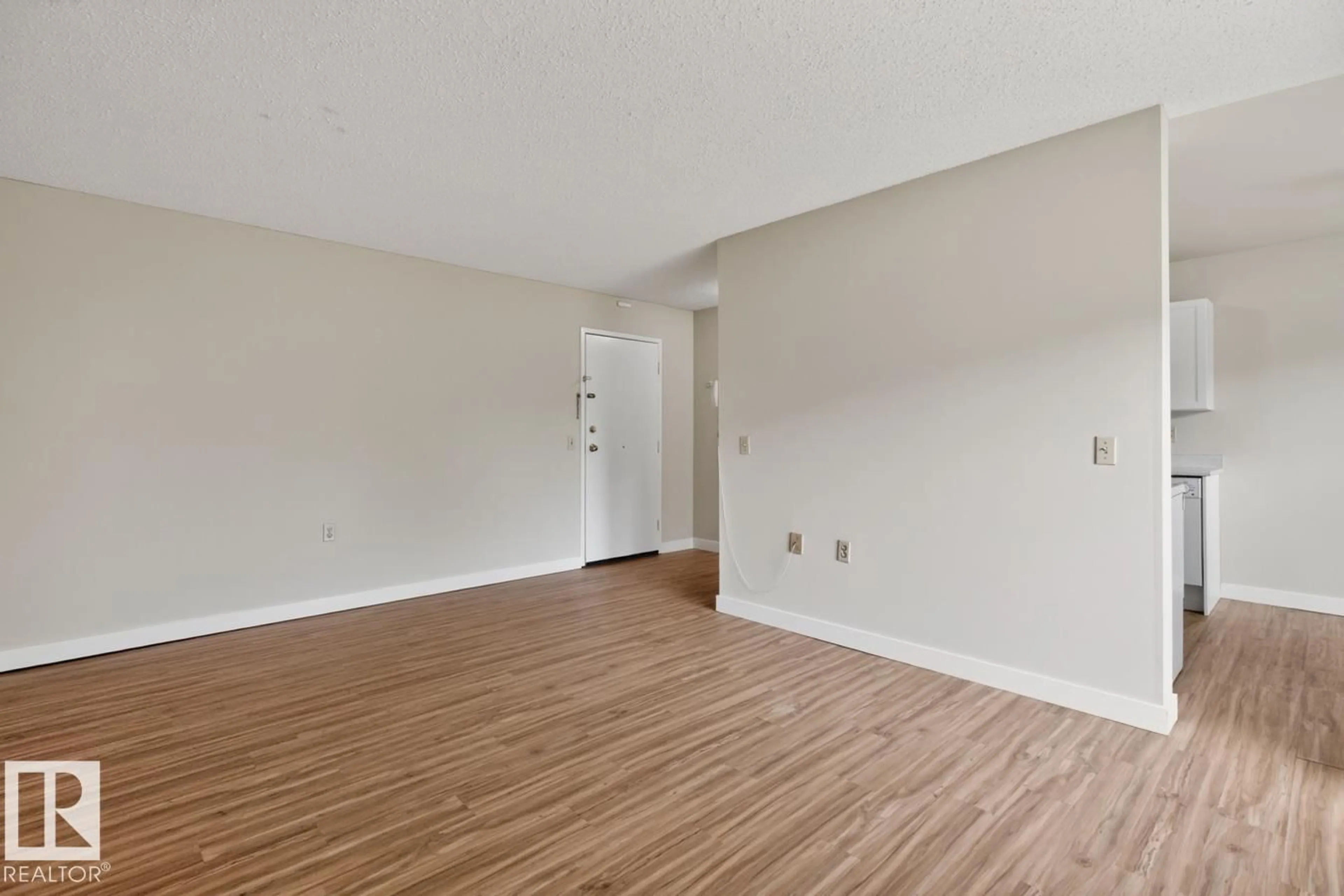 A pic of a room for #5 - 11265 31 AV, Edmonton Alberta T6J3V7