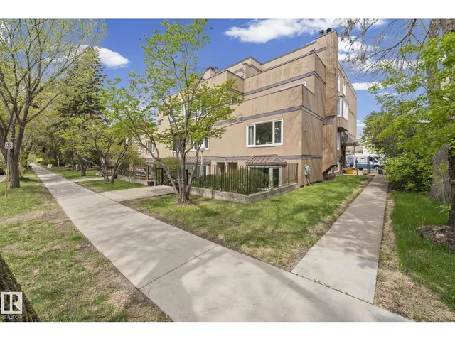 10518 84 AV, Edmonton 3