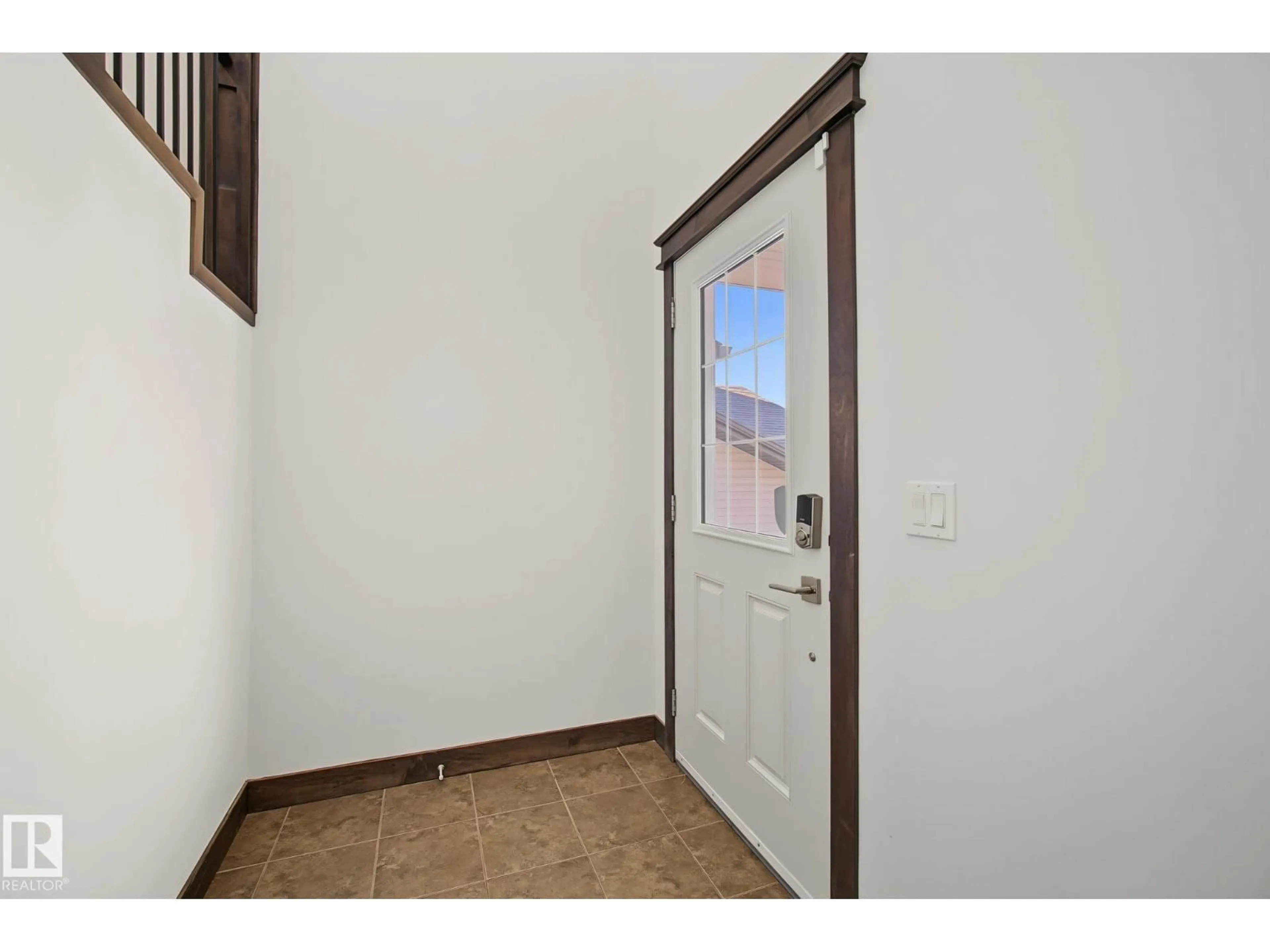 Indoor entryway for 29 HUDSON CV, Spruce Grove Alberta T7X0R8