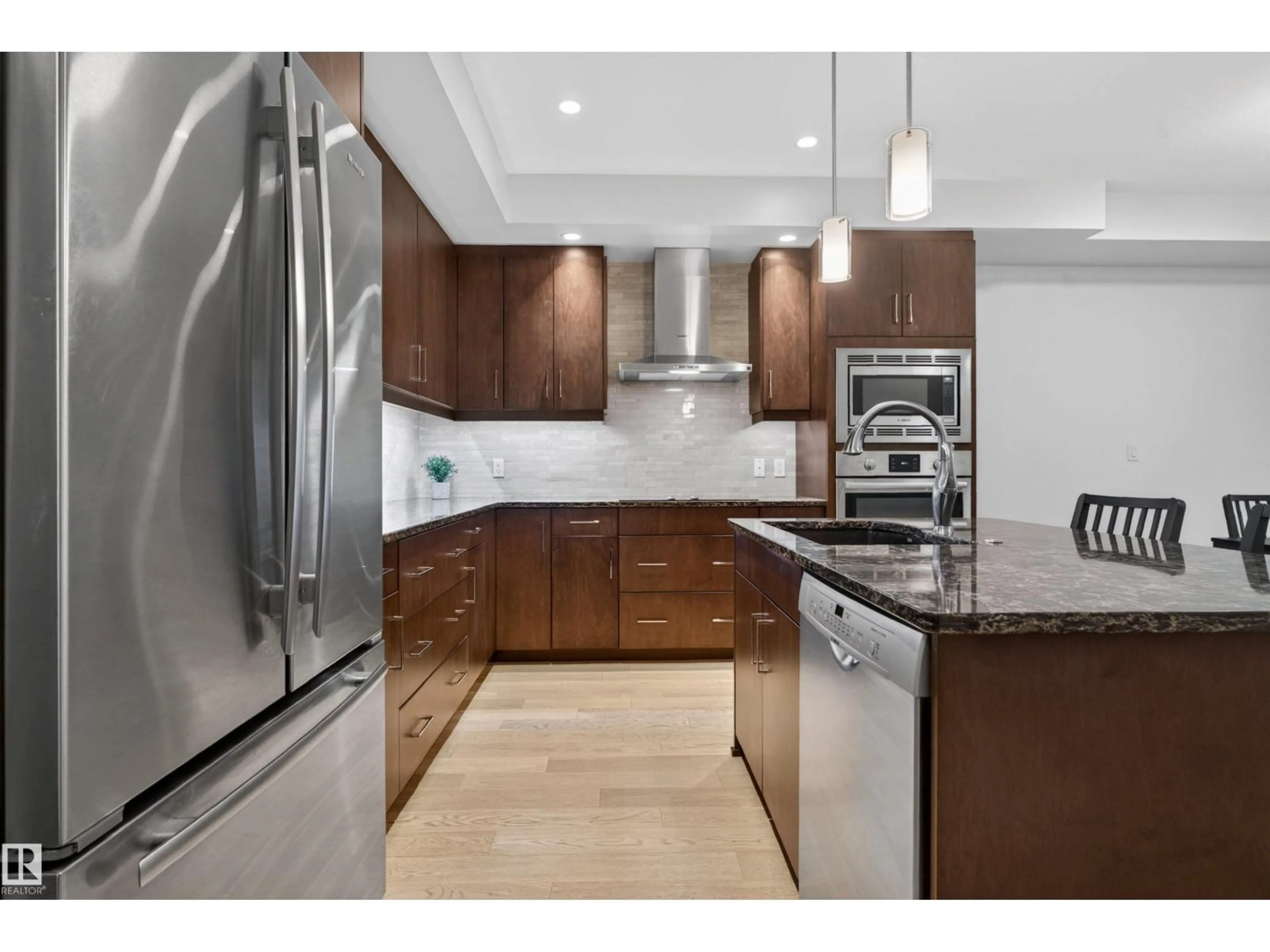 Open concept kitchen, ceramic/tile floor for 200 - 514 BELLEROSE DR, St. Albert Alberta T8N7P7