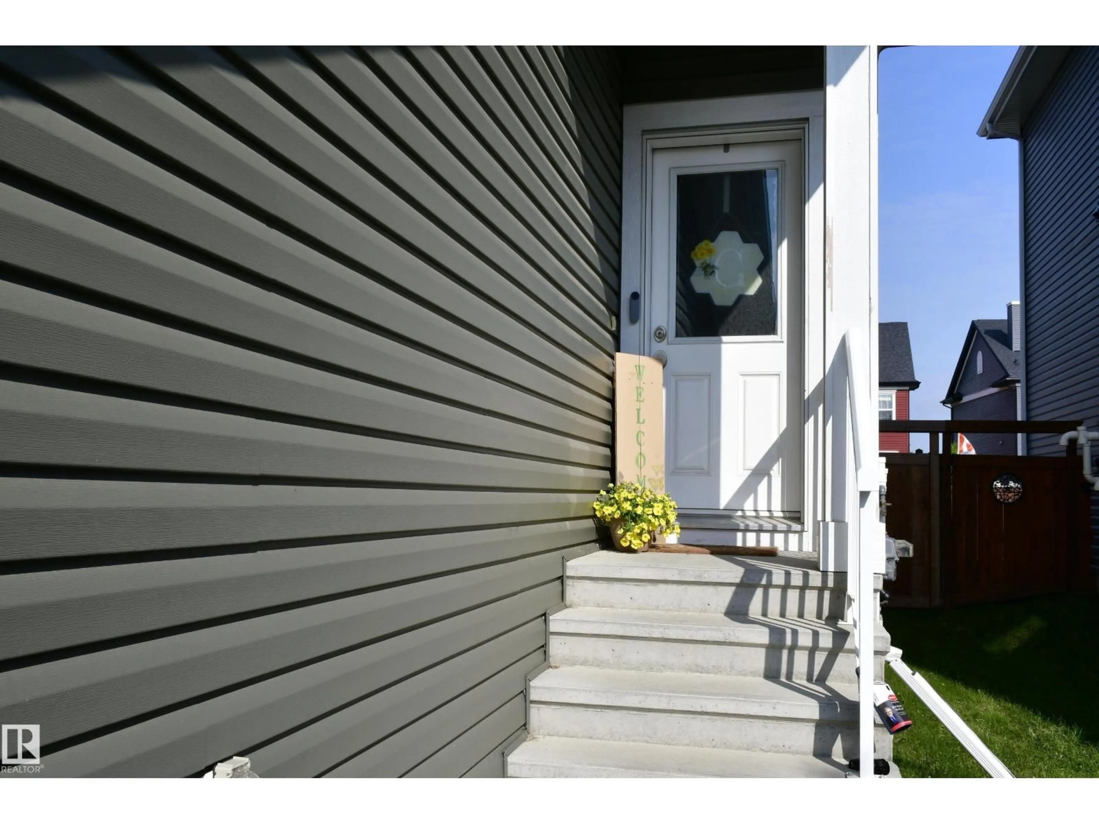 Home with vinyl exterior material, street for 560 STURTZ LI, Leduc Alberta T9E1E3