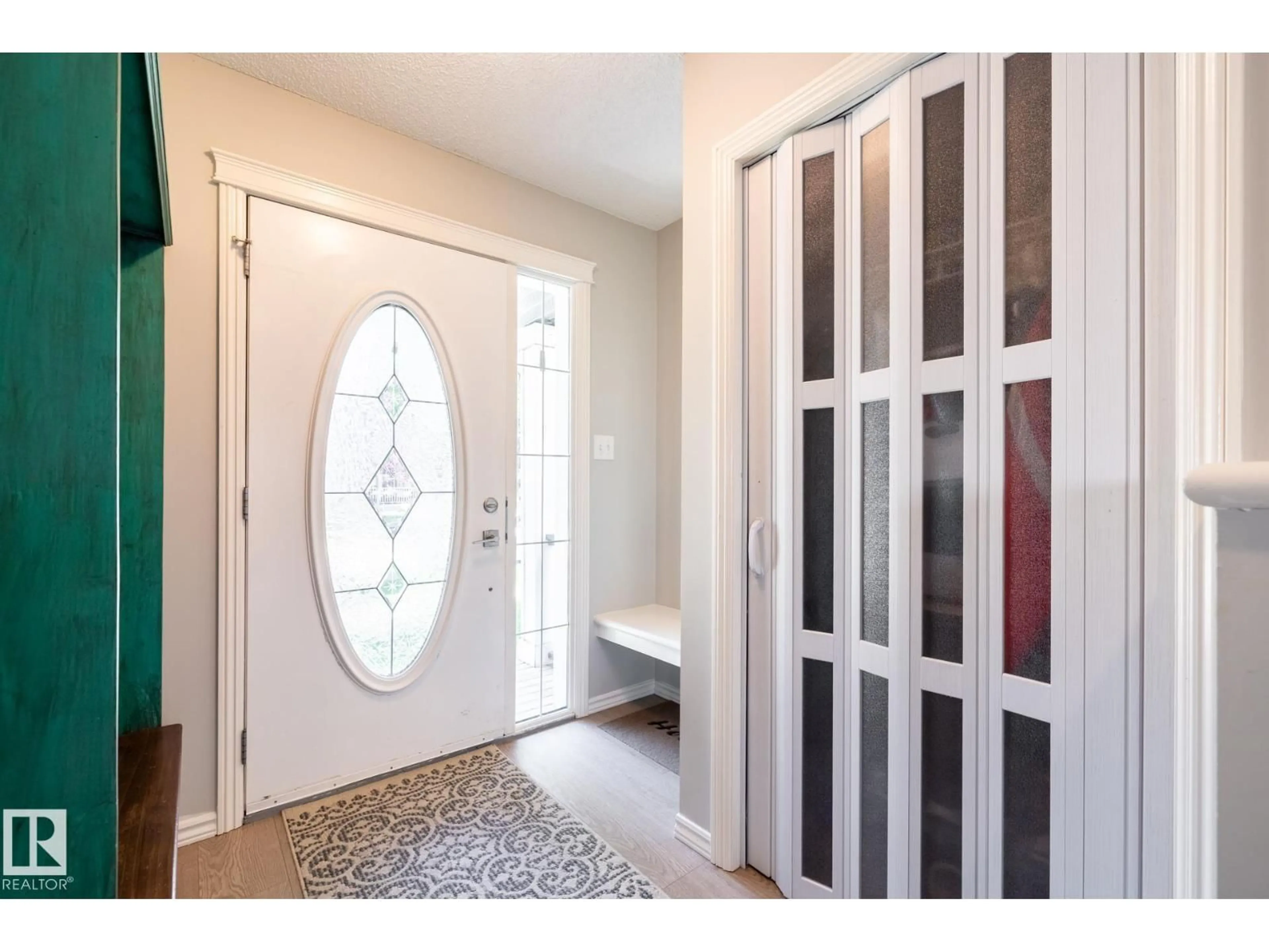 Indoor entryway for 8 SUMMERLAND WY, Sherwood Park Alberta T8H2P2