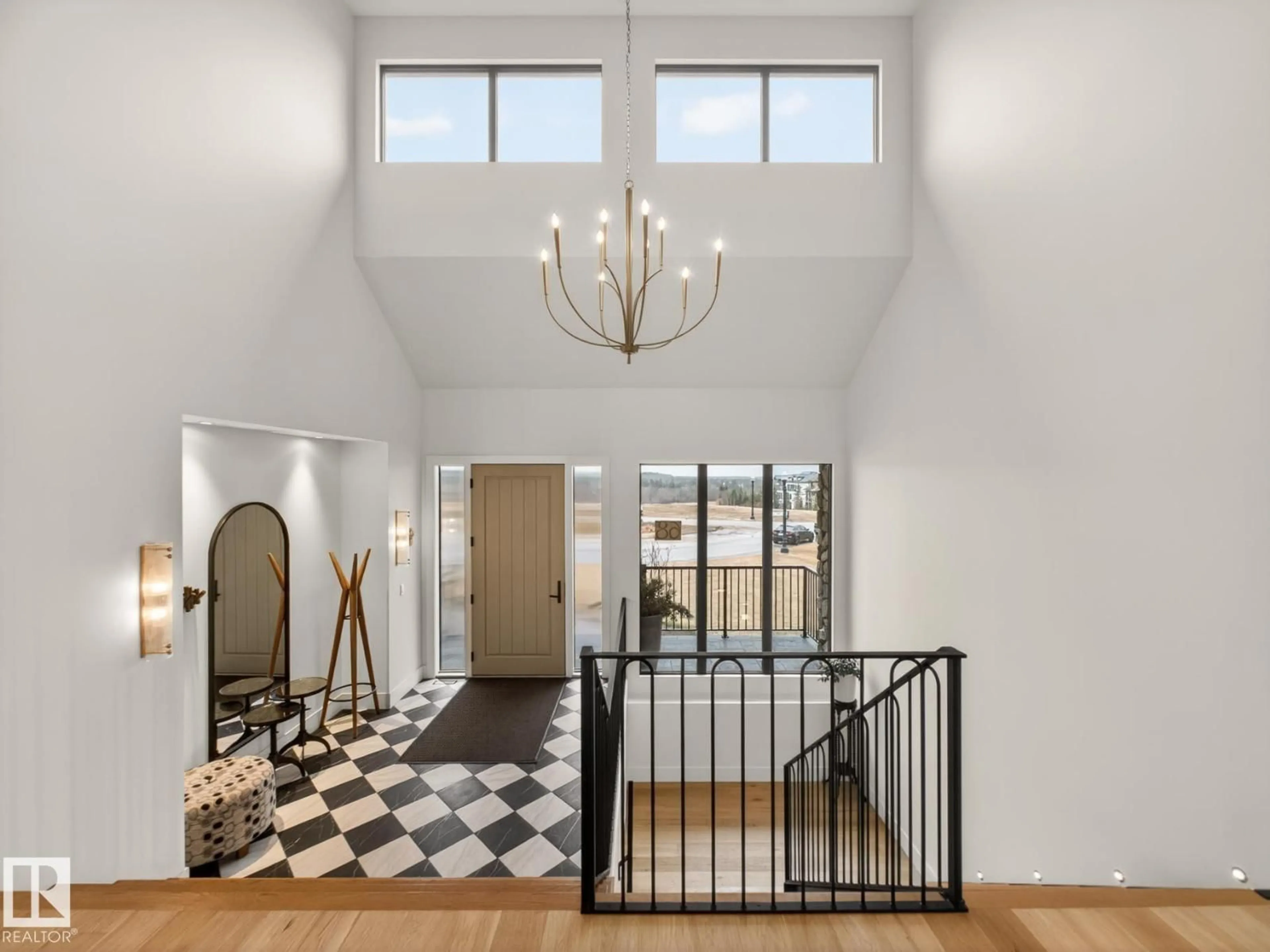 Indoor foyer for 54403 RGE ROAD 251, Rural Sturgeon County Alberta T5T0B5