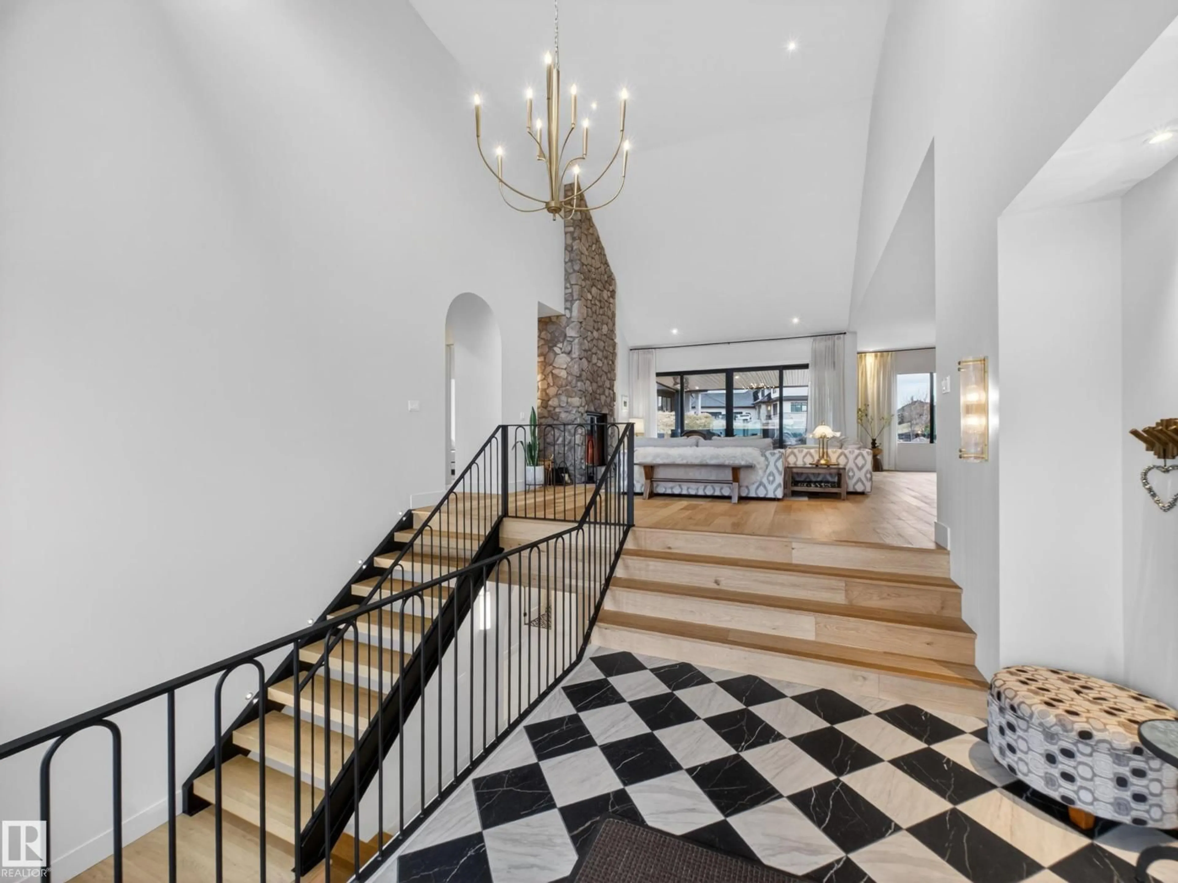 Indoor foyer for 54403 RGE ROAD 251, Rural Sturgeon County Alberta T5T0B5