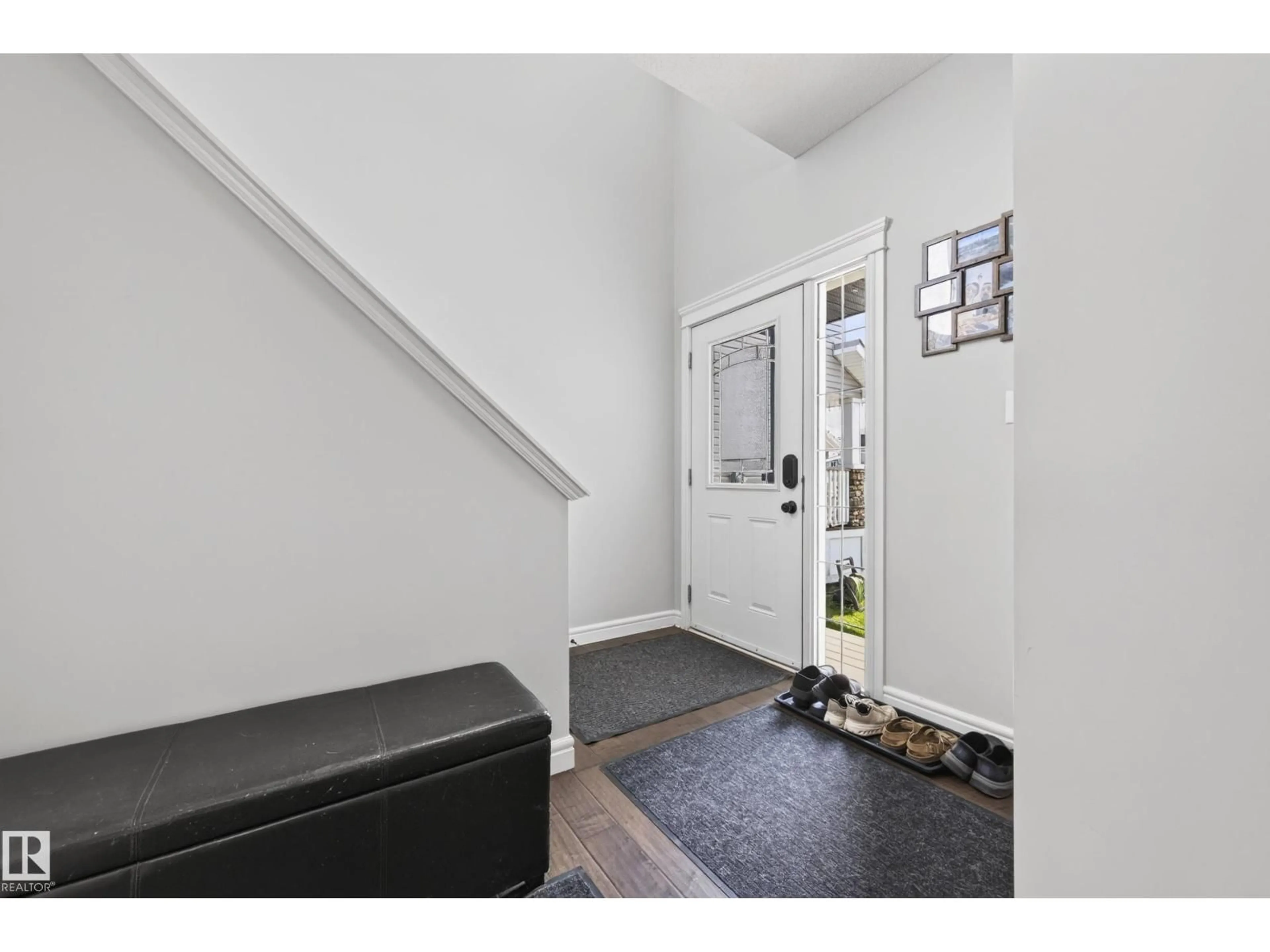 Indoor entryway for 58 WOODBRIDGE LI, Fort Saskatchewan Alberta T8L0H8