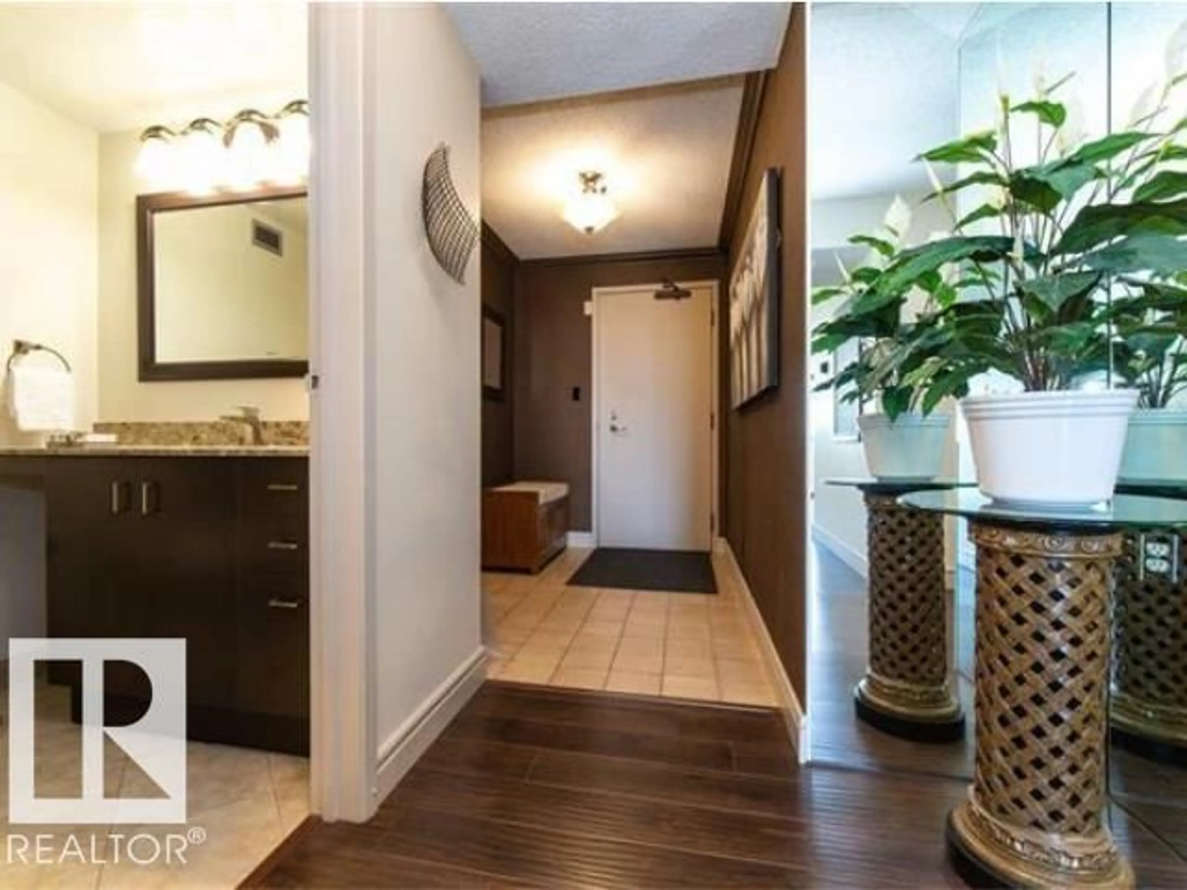 Indoor entryway for 10025 - 1203 113 ST, Edmonton Alberta T5K2K8