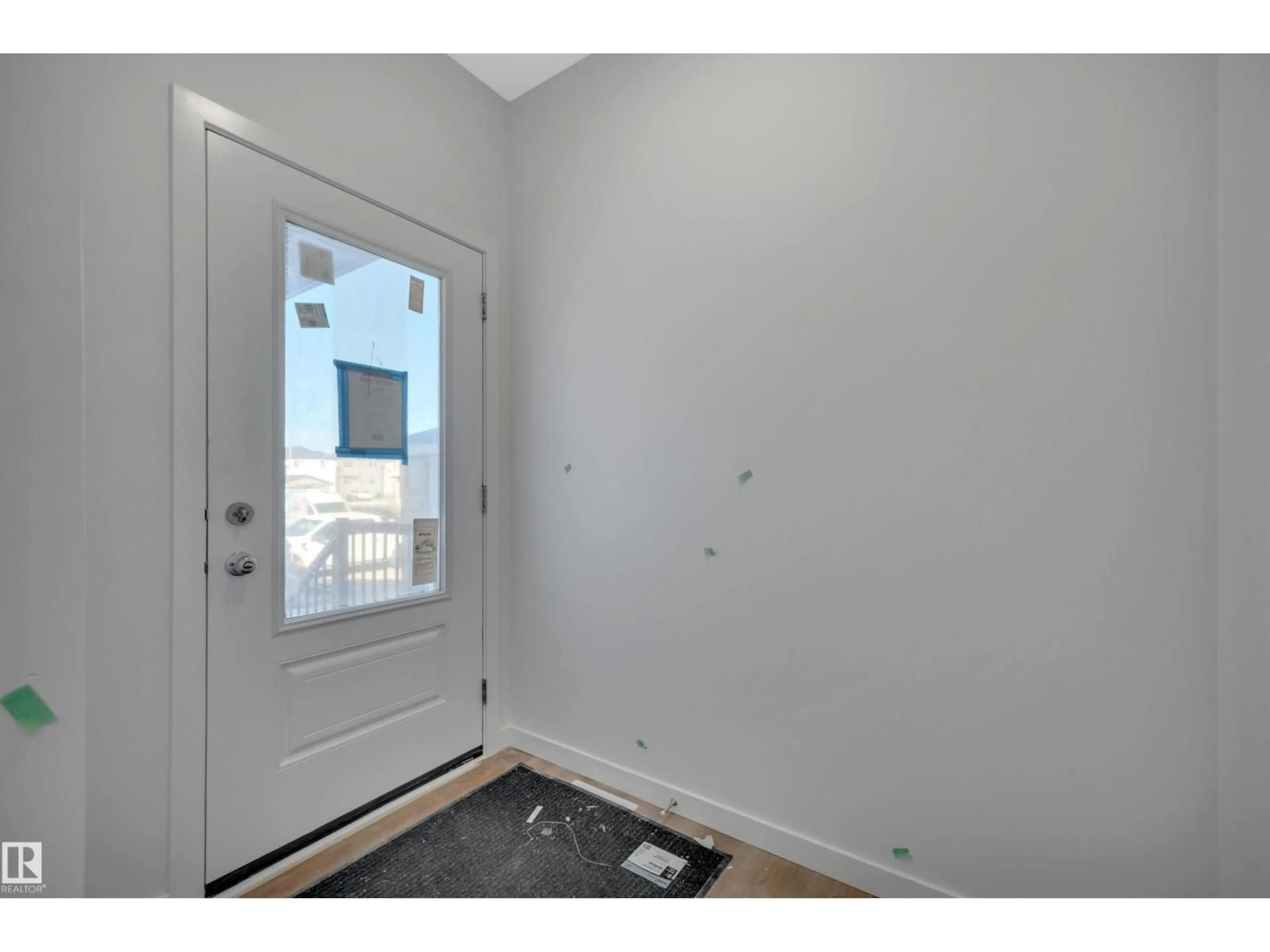 Indoor entryway for 18011 73 ST, Edmonton Alberta T5Z0W7