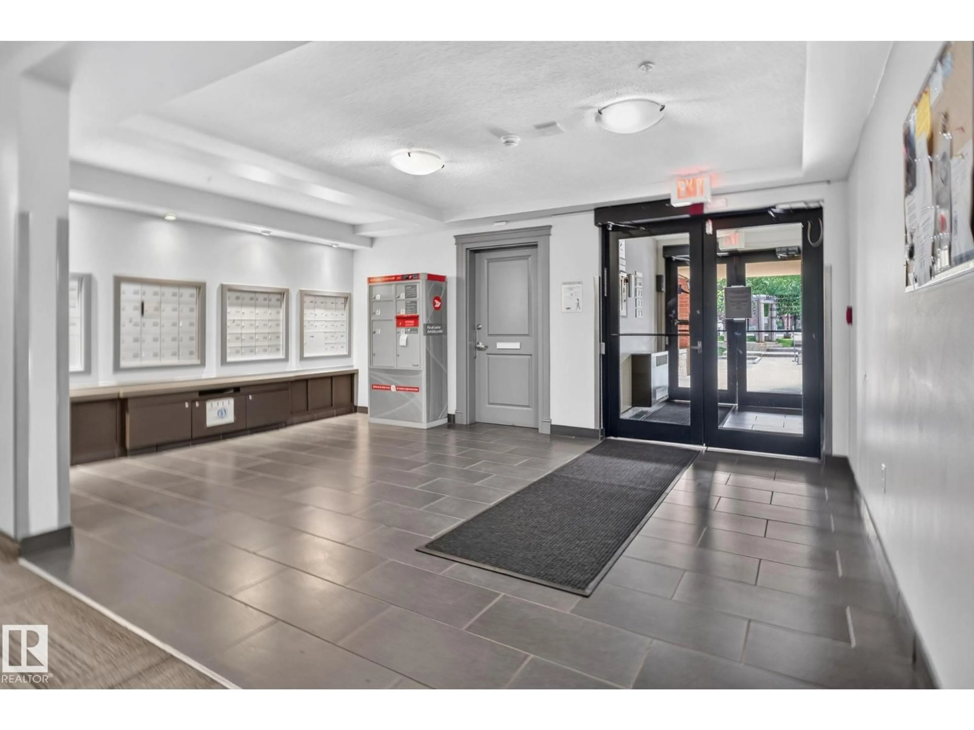 Indoor foyer for 317 - 11441 ELLERSLIE RD, Edmonton Alberta T6W1S9