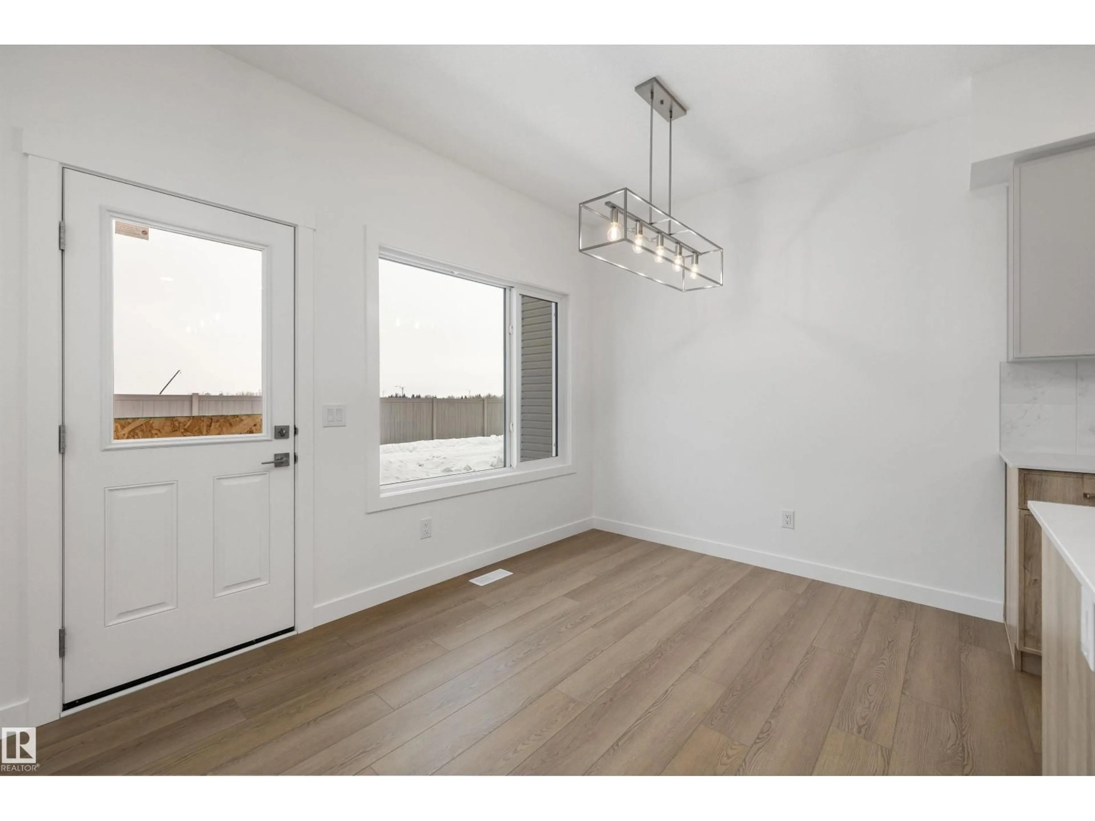 Unknown for 19051 20 AV, Edmonton Alberta T6M3E8
