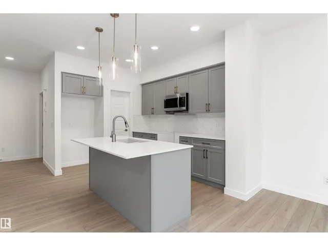 913 19 AV, Edmonton 5