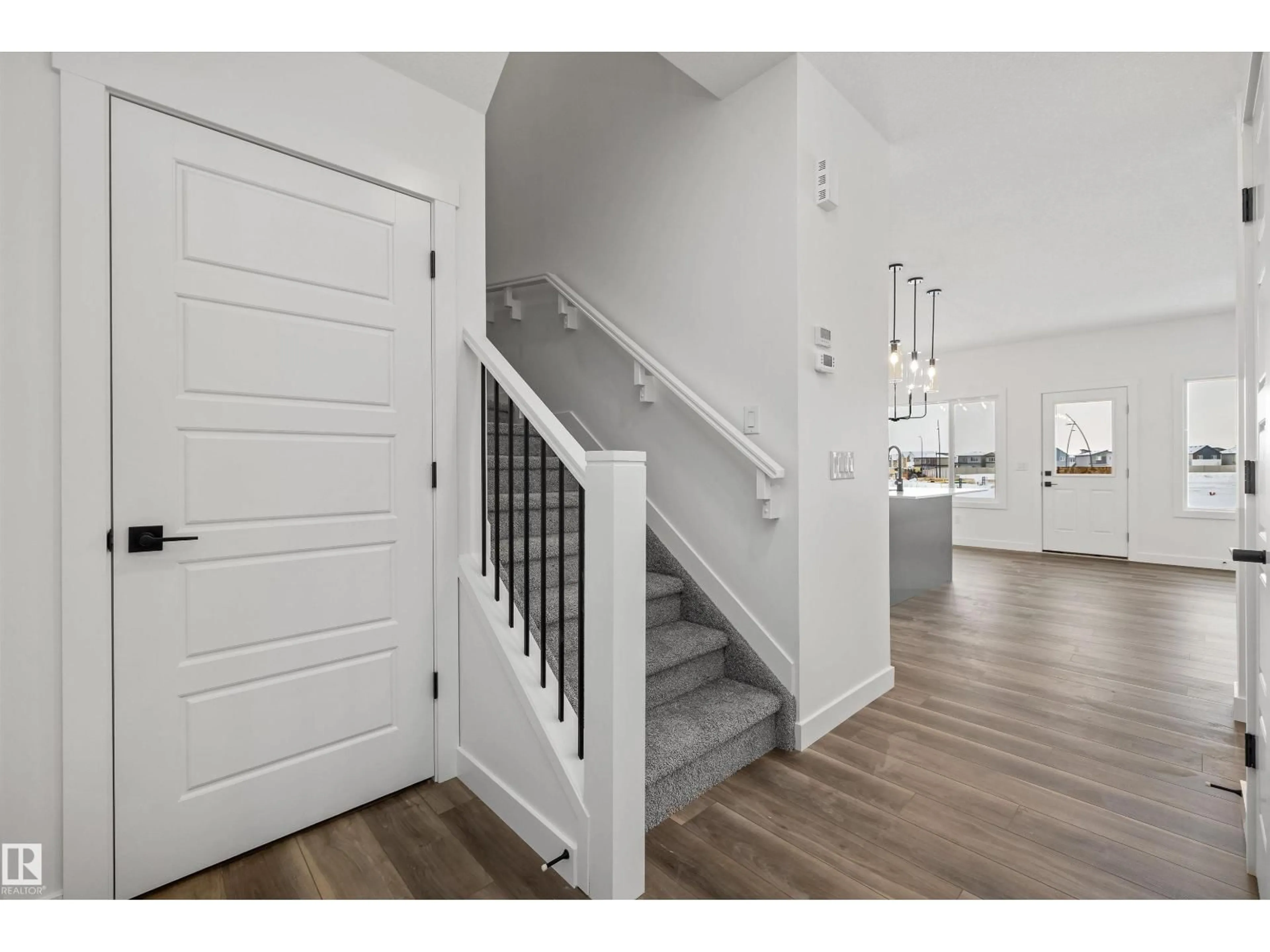 Indoor entryway for 18931 28 AV NW, Edmonton Alberta T6M3H9