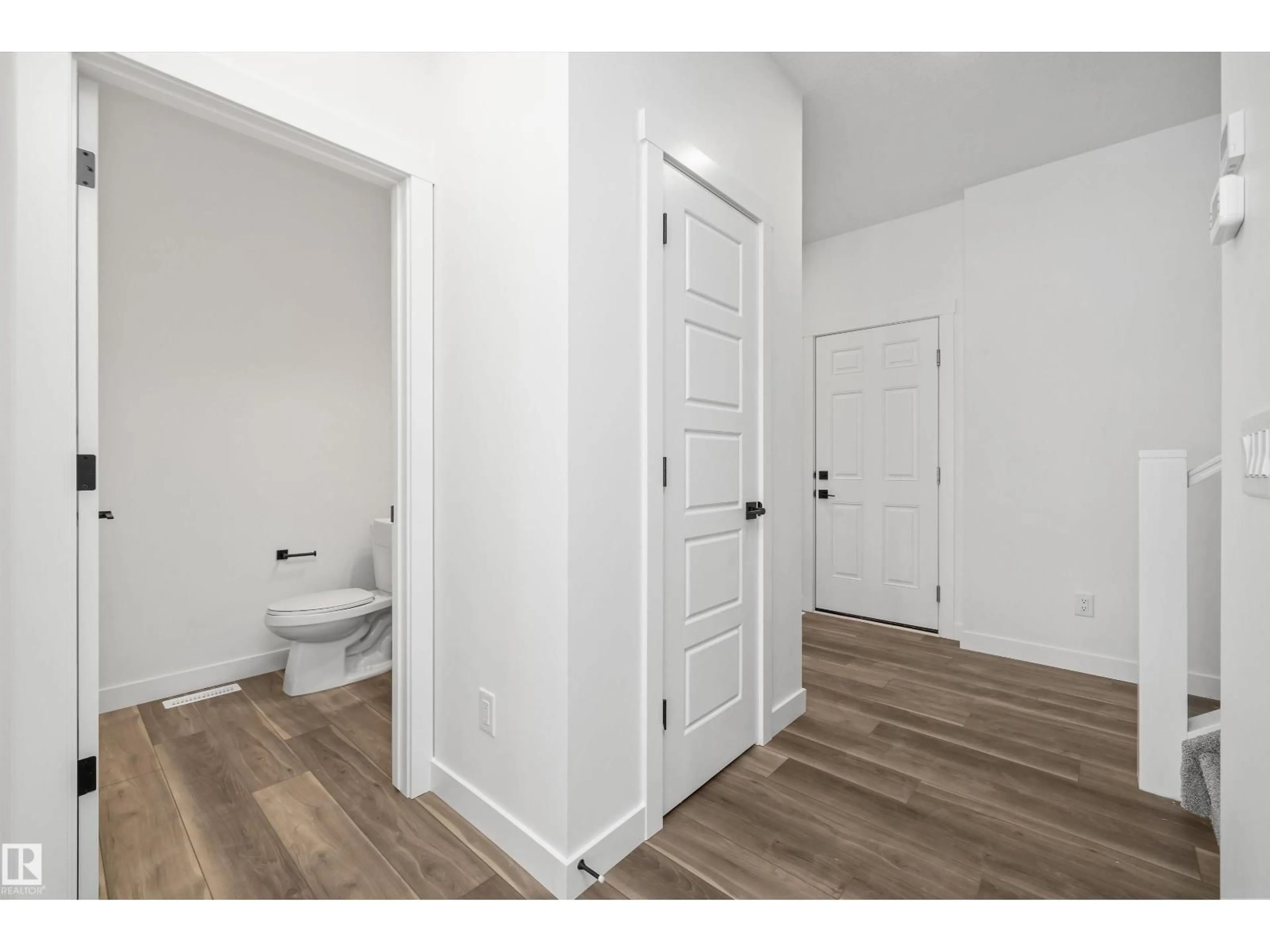 Unknown for 18931 28 AV NW, Edmonton Alberta T6M3H9