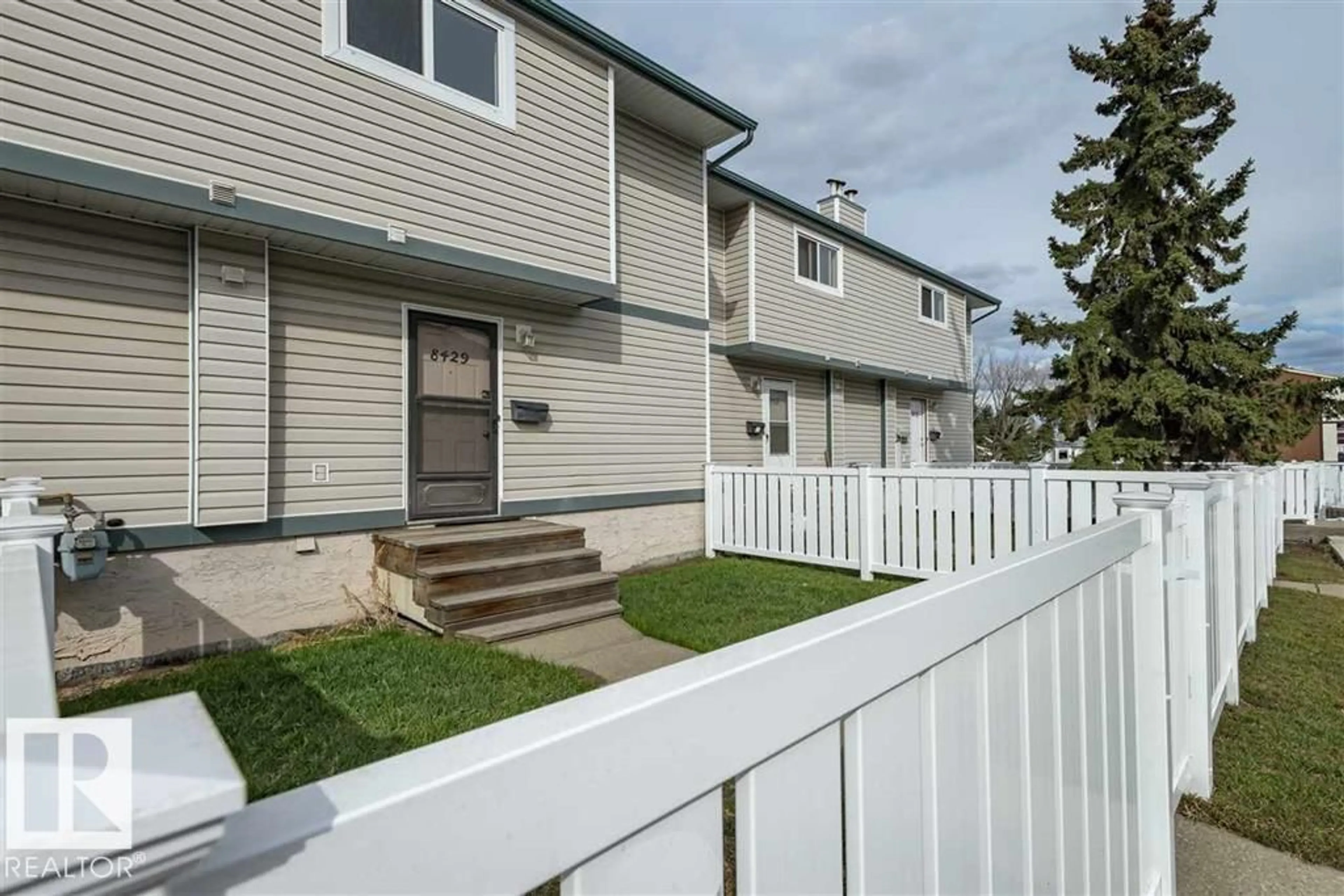 Unknown for 8427 29 AV, Edmonton Alberta T6K3M8
