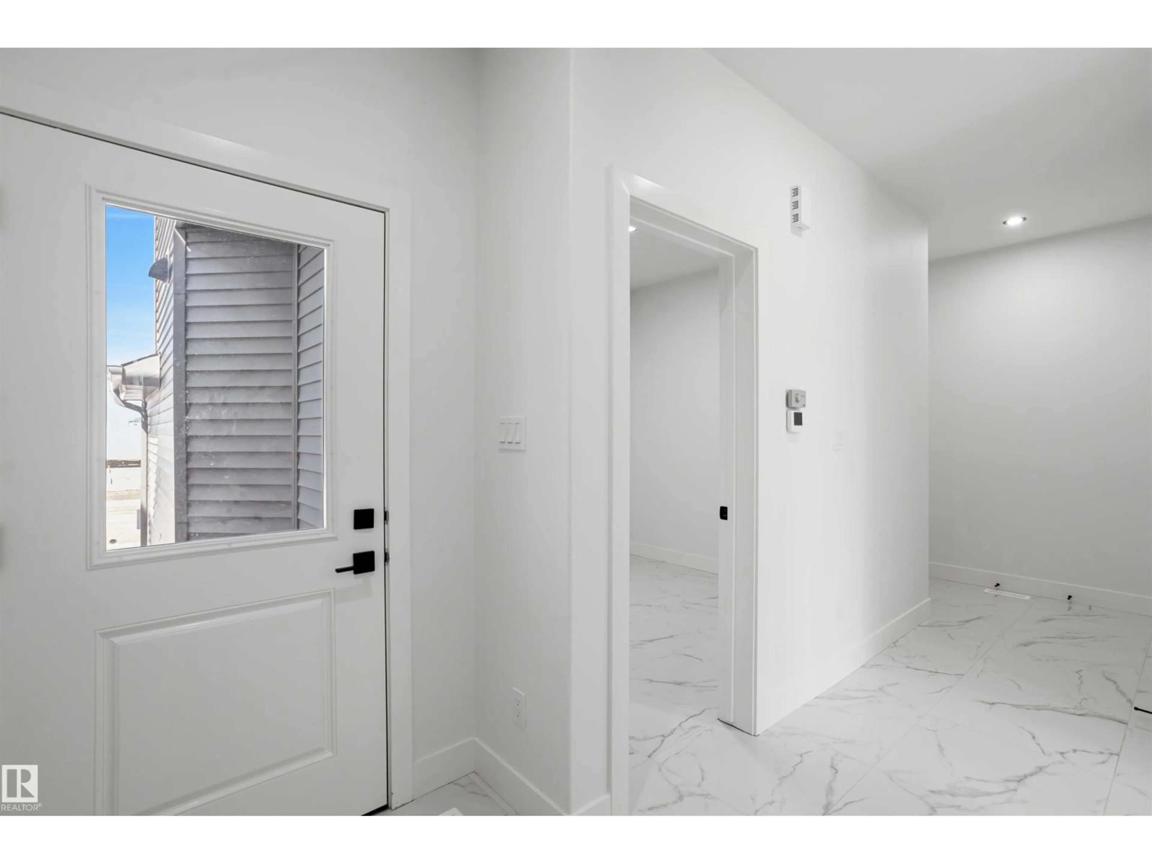 Indoor entryway for NW - 1523 208 ST, Edmonton Alberta T6M3N8