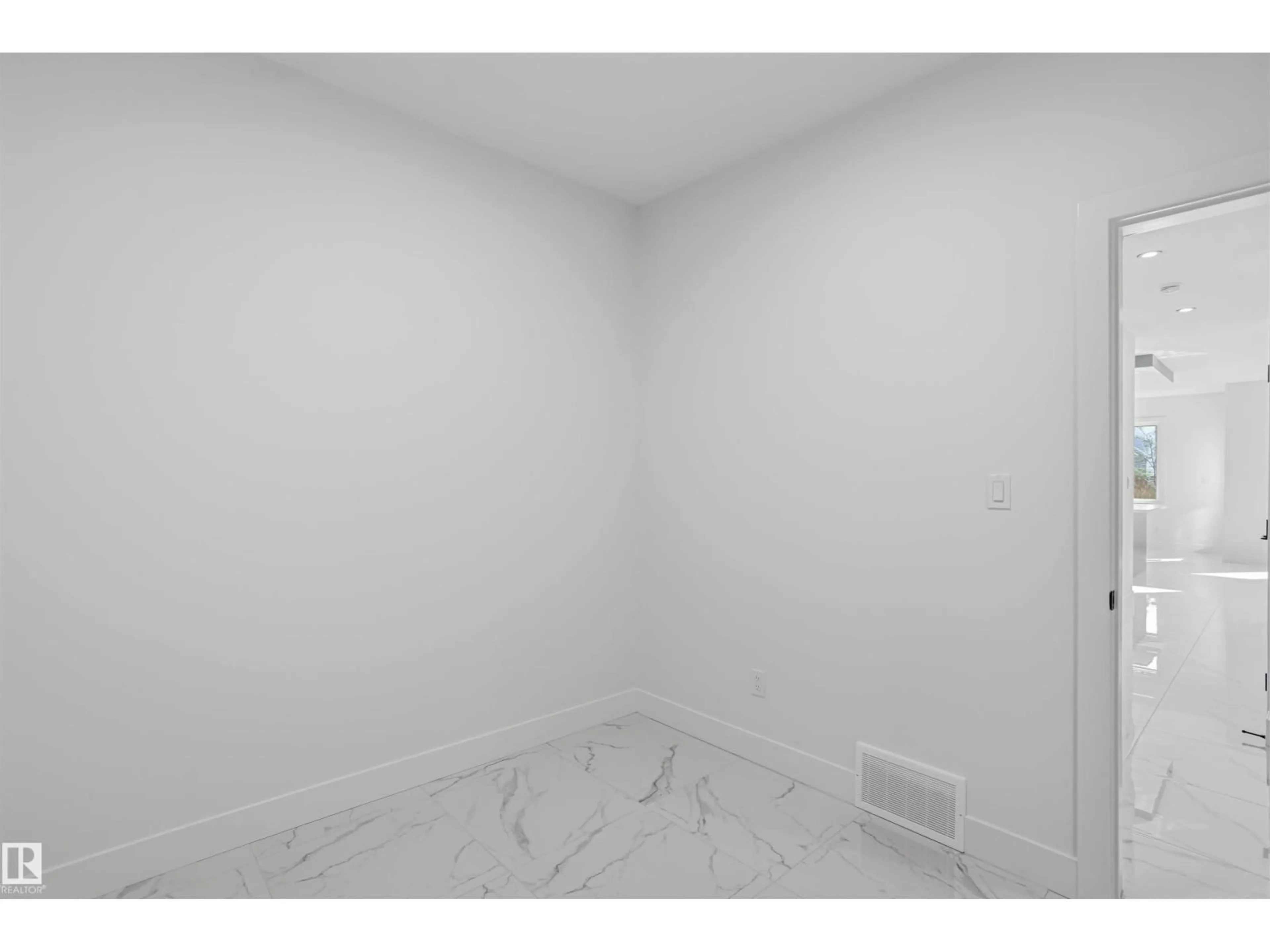 A pic of a room for NW - 1523 208 ST, Edmonton Alberta T6M3N8