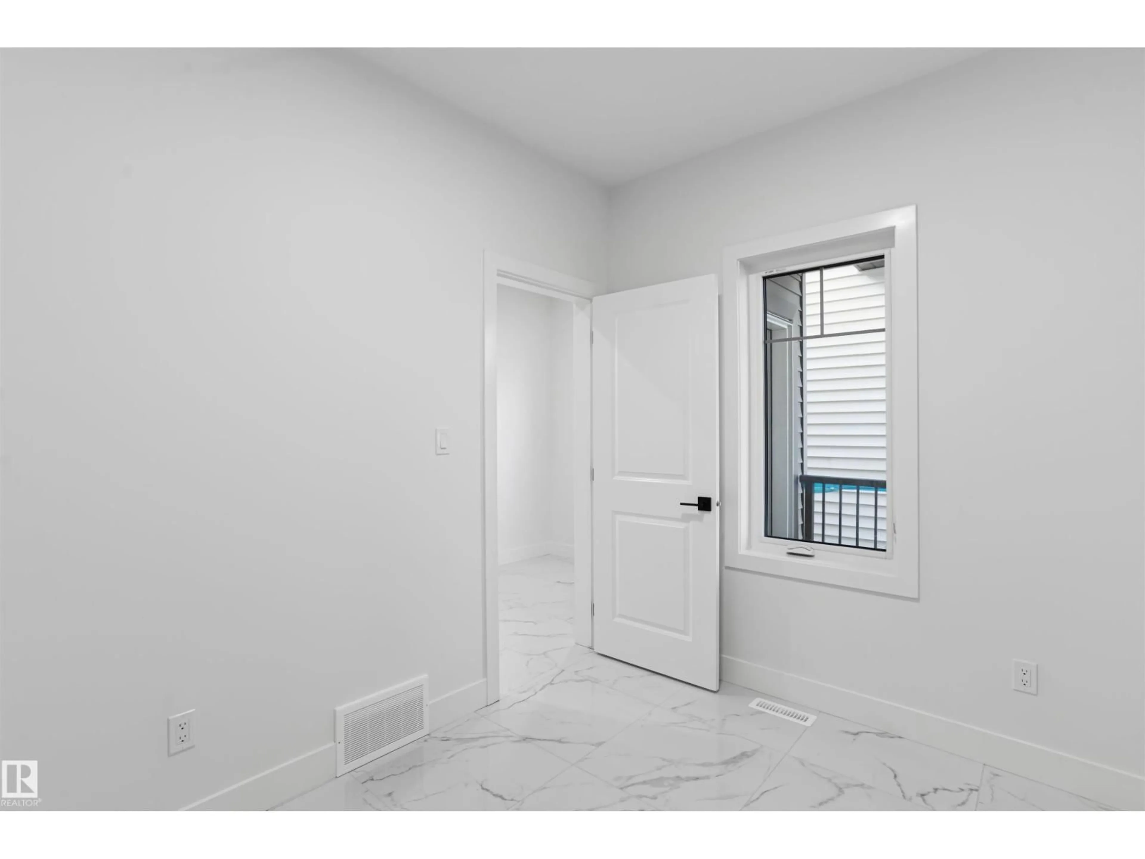 Unknown for NW - 1523 208 ST, Edmonton Alberta T6M3N8
