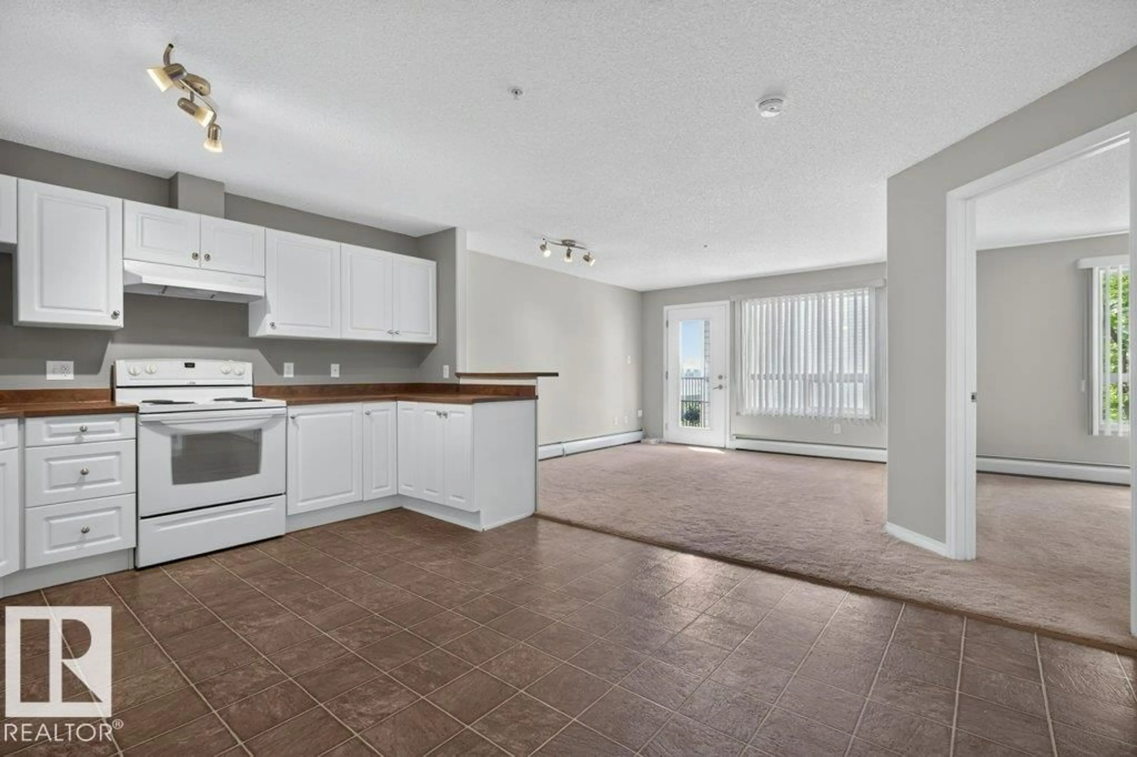 Open concept kitchen, unknown for 7331 - 6215 SOUTH TERWILLEGAR DR, Edmonton Alberta T6R0L9