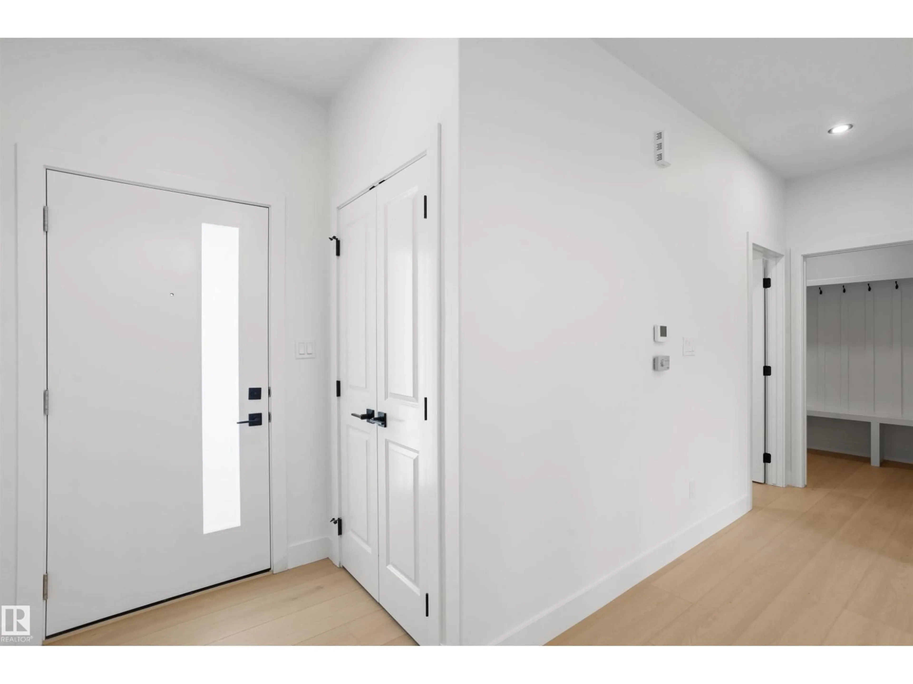 Indoor entryway for NW - 2403 209 ST, Edmonton Alberta T6M3L4