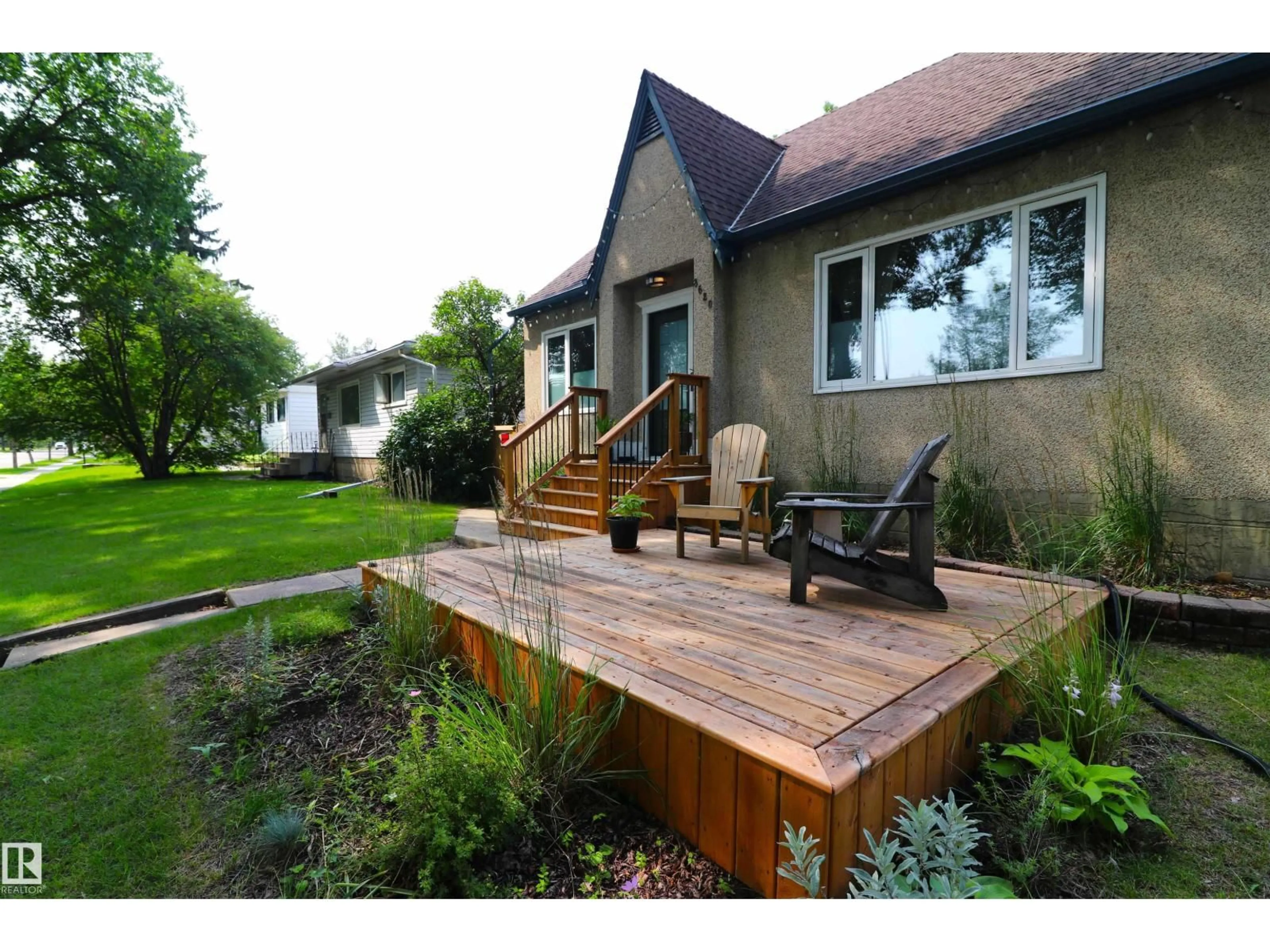 Patio, street for NW - 8620 79 ST, Edmonton Alberta T6C2P5