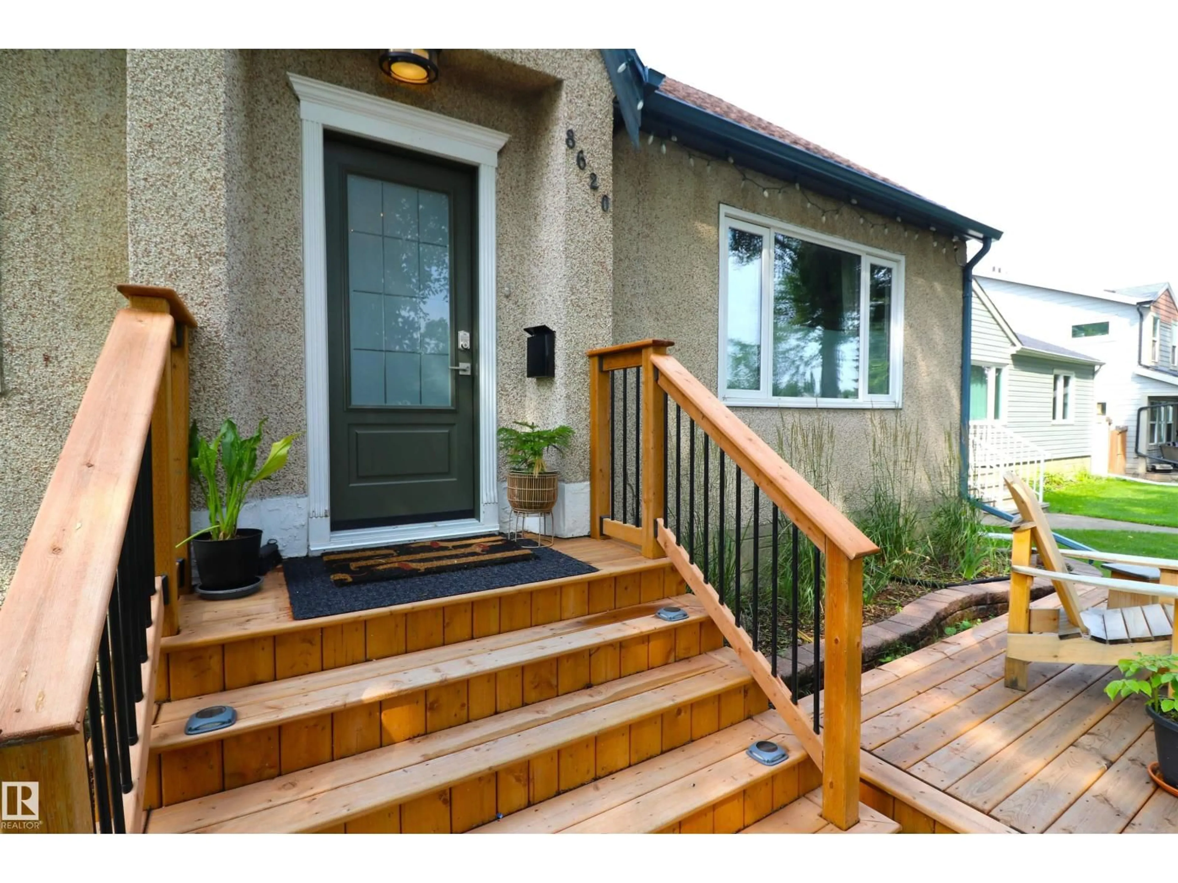 Indoor entryway for NW - 8620 79 ST, Edmonton Alberta T6C2P5