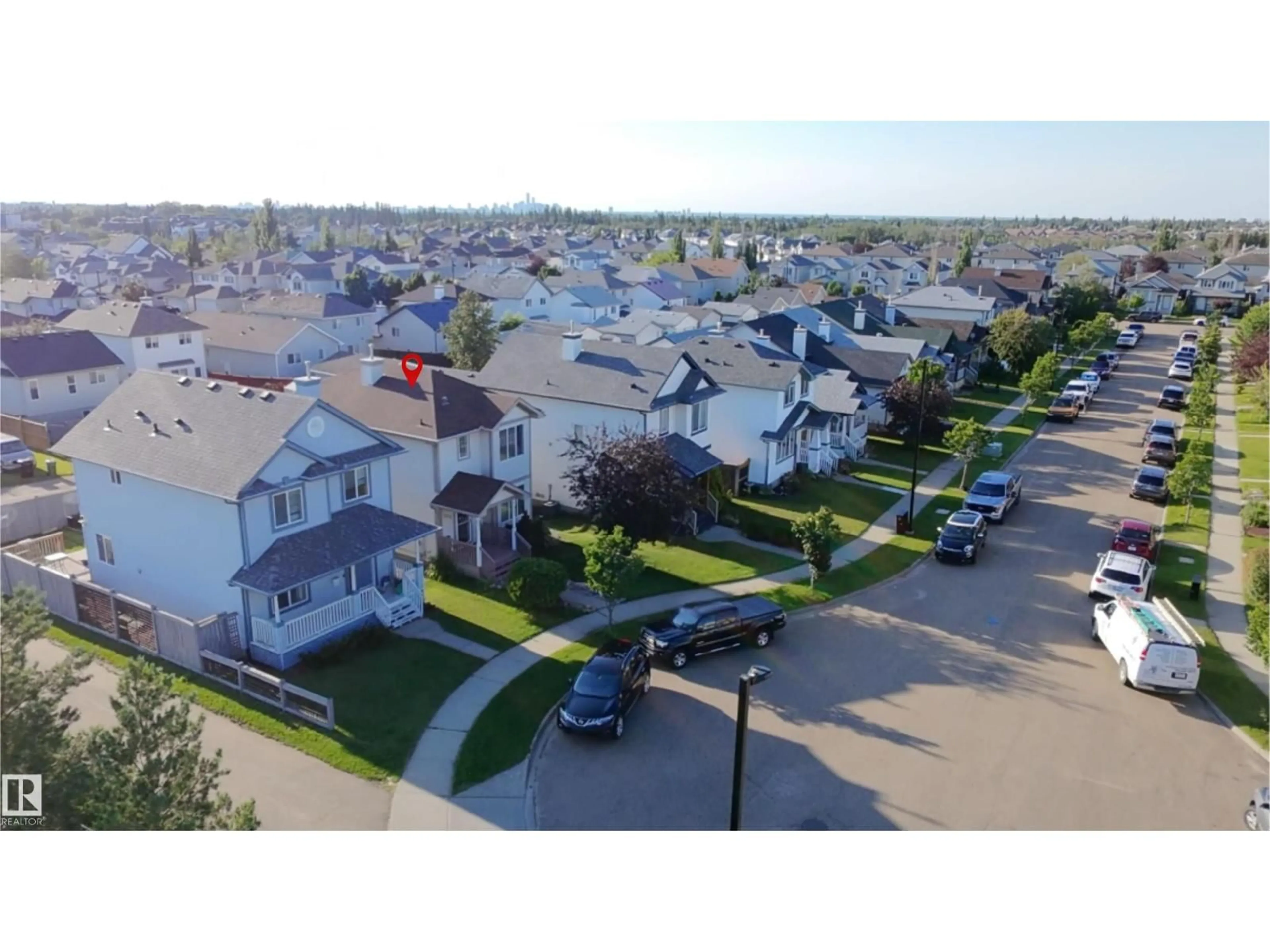A pic from outside/outdoor area/front of a property/back of a property/a pic from drone, street for NW - 2806 31 ST, Edmonton Alberta T6T1V1
