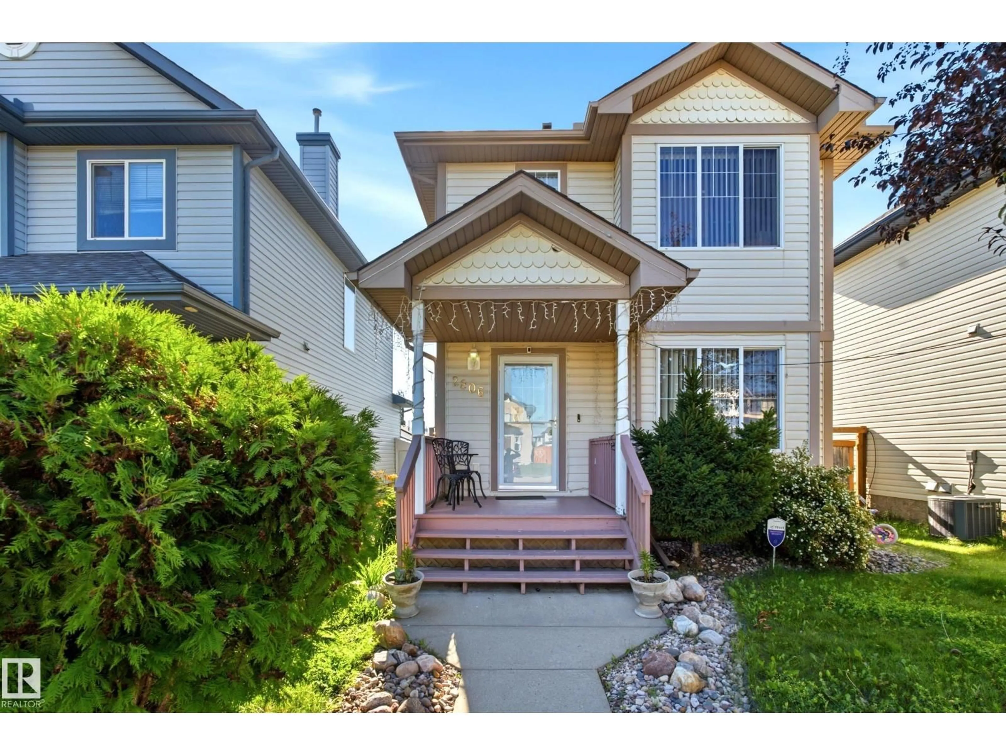 Home with vinyl exterior material, street for NW - 2806 31 ST, Edmonton Alberta T6T1V1