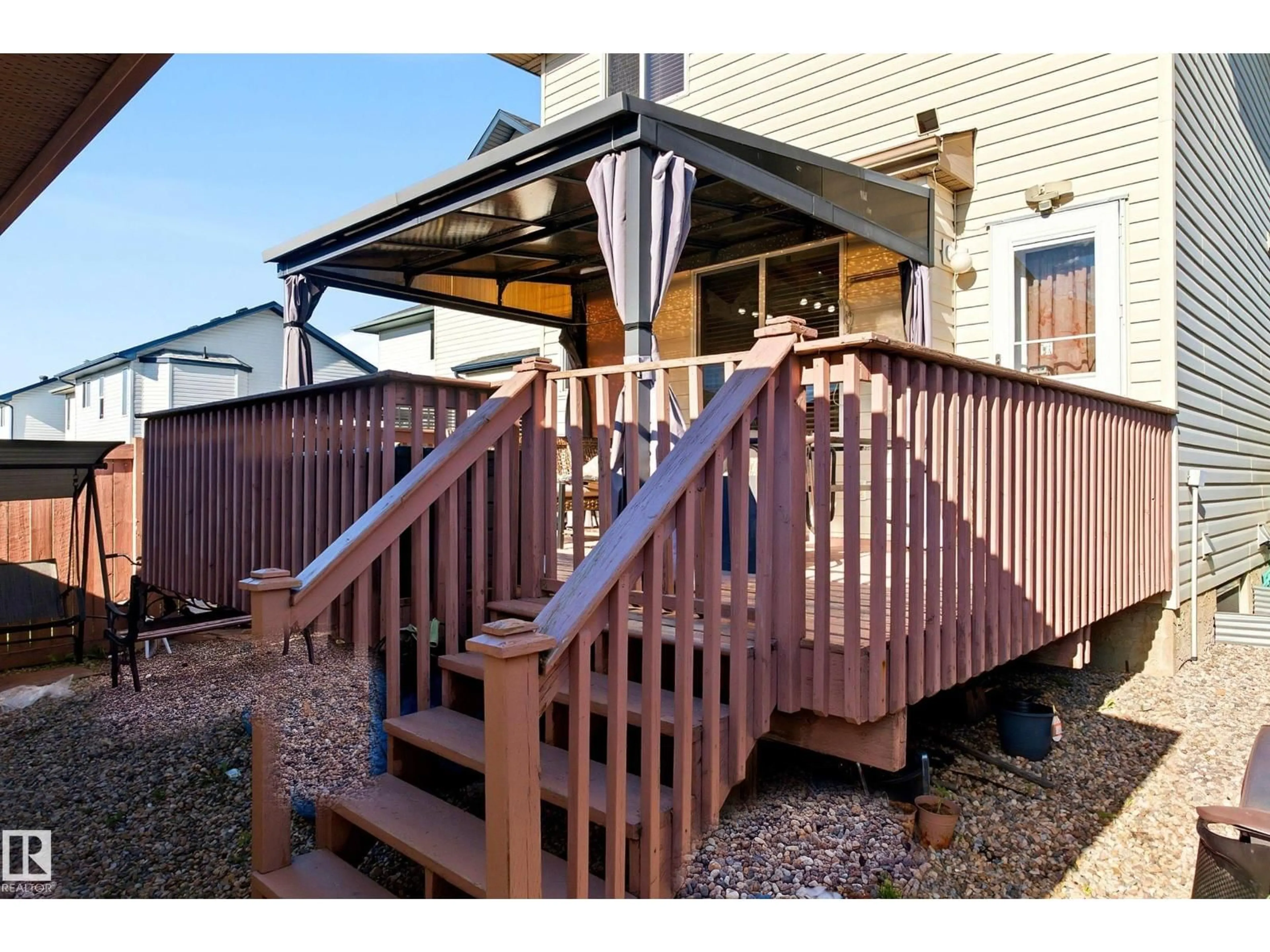 Patio, street for NW - 2806 31 ST, Edmonton Alberta T6T1V1
