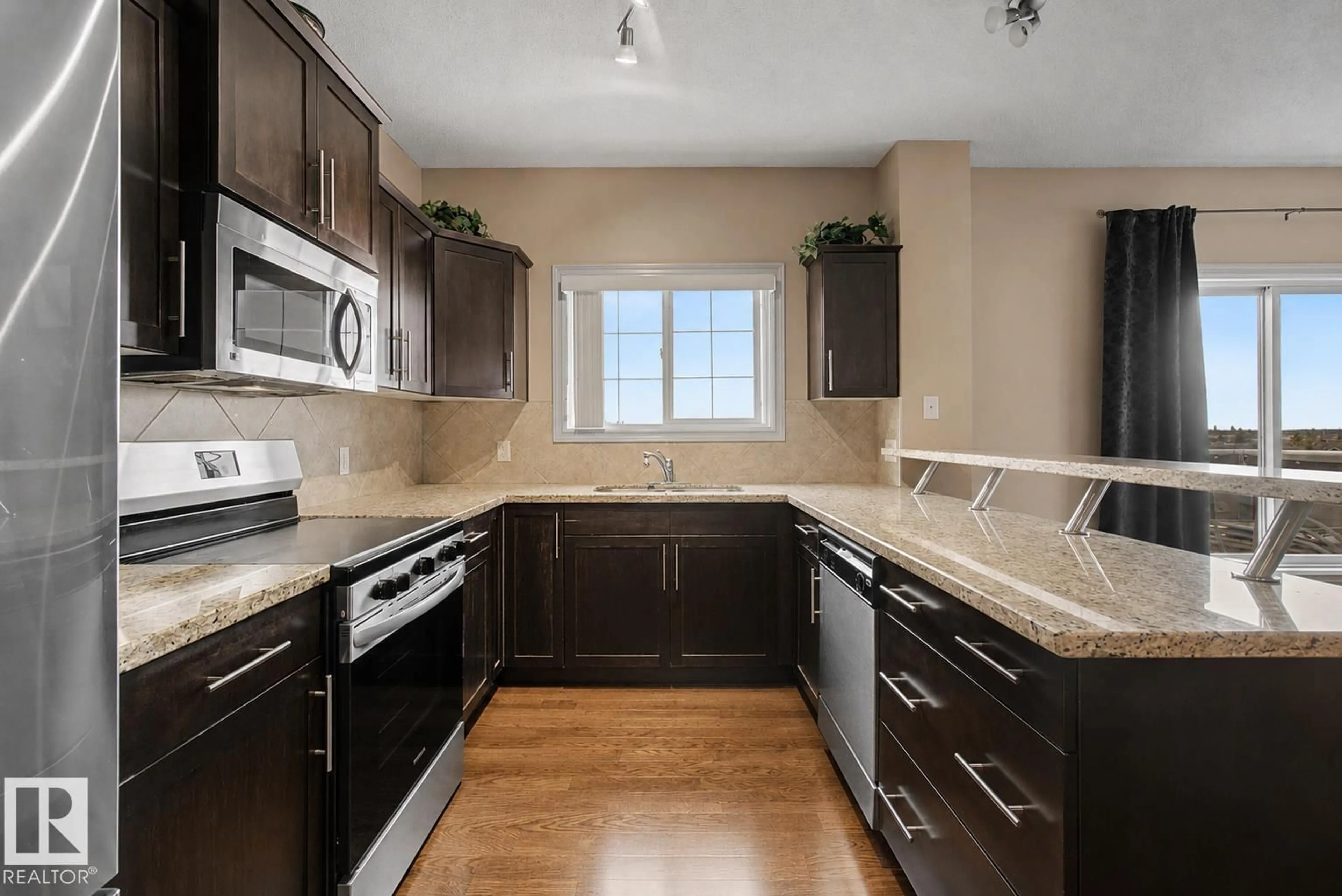 Standard kitchen, ceramic/tile floor for #415 - 263 MACEWAN RD, Edmonton Alberta T6W0C4