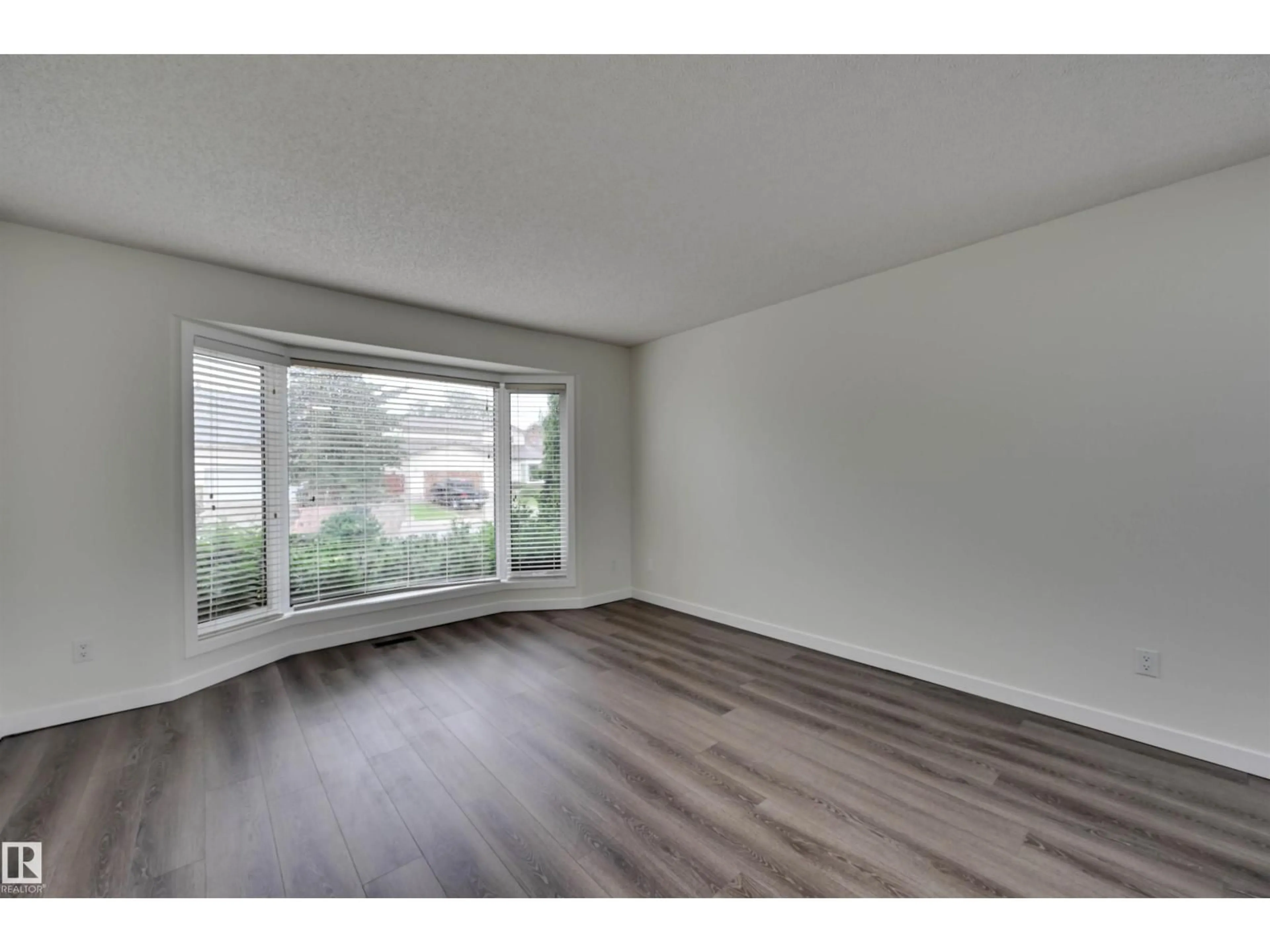 A pic of a room for 5507 179 ST, Edmonton Alberta T6M1X1