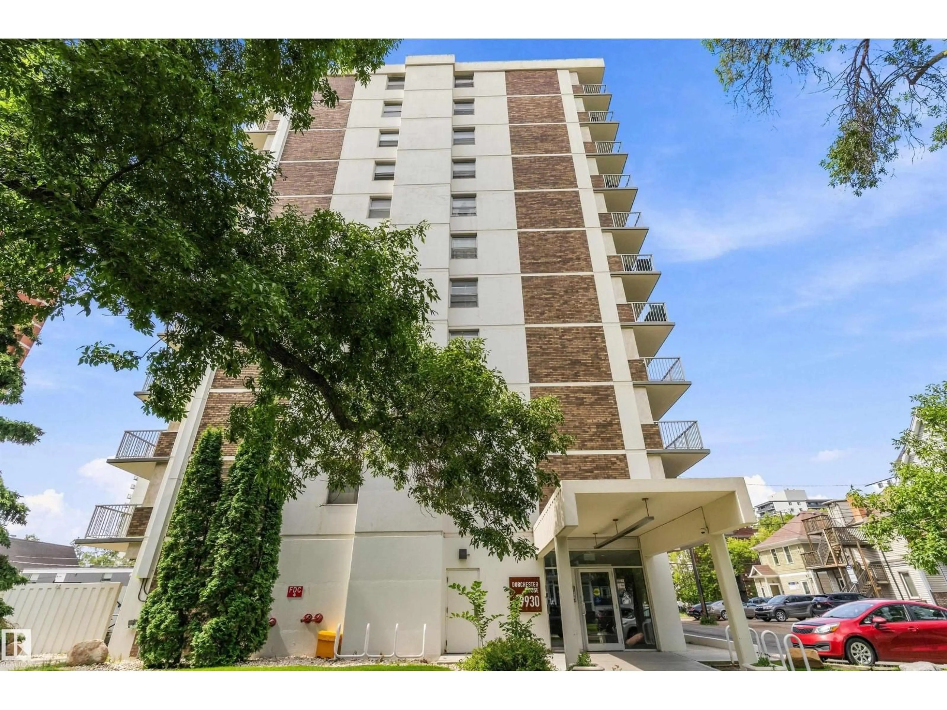 Indoor foyer for 706 - 9930 113 ST NW, Edmonton Alberta T5K1N6