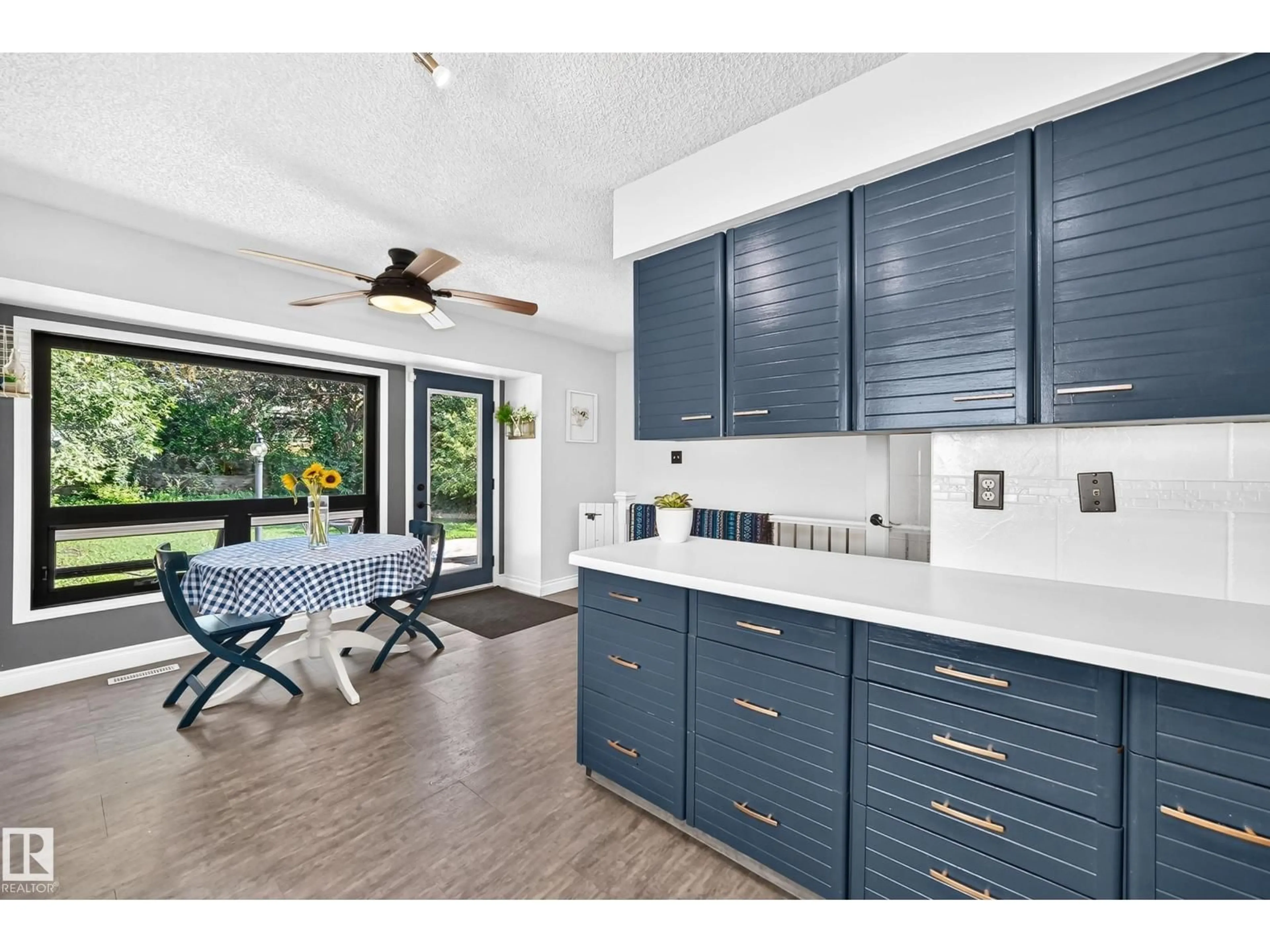 Open concept kitchen, ceramic/tile floor for 29 WINDERMERE CR, St. Albert Alberta T8N3P1