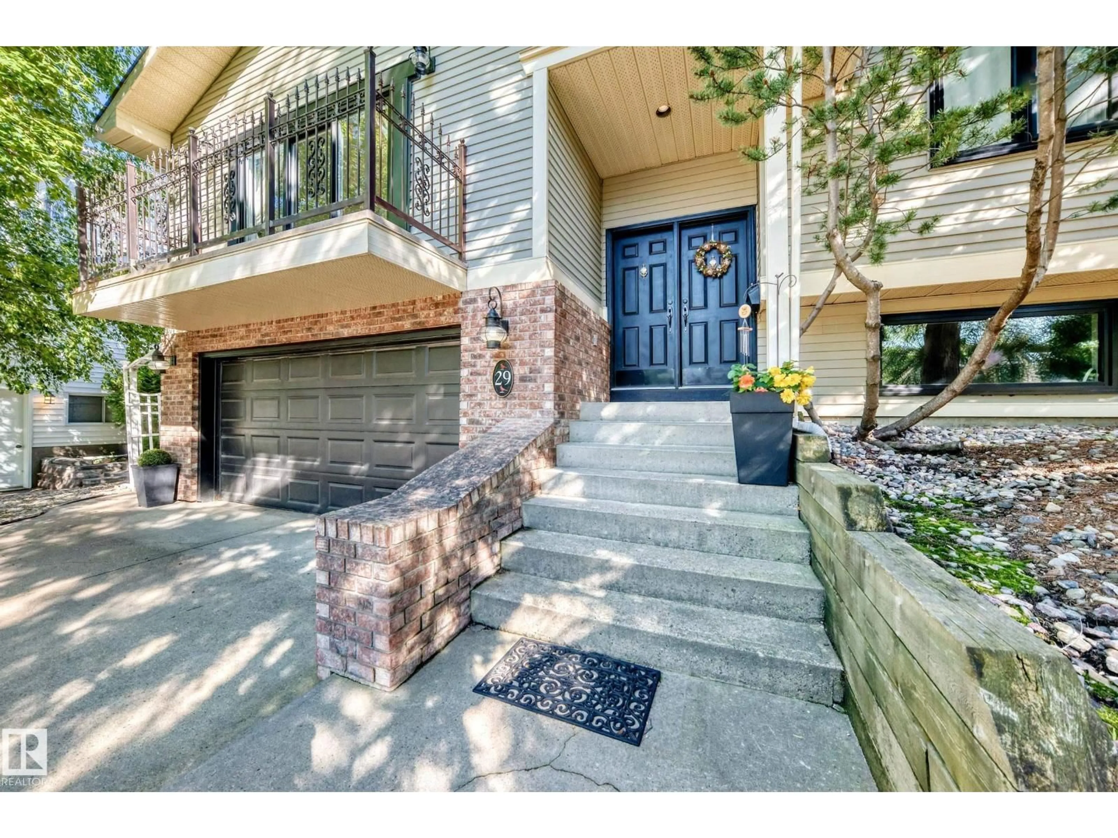 Indoor entryway for 29 WINDERMERE CR, St. Albert Alberta T8N3P1