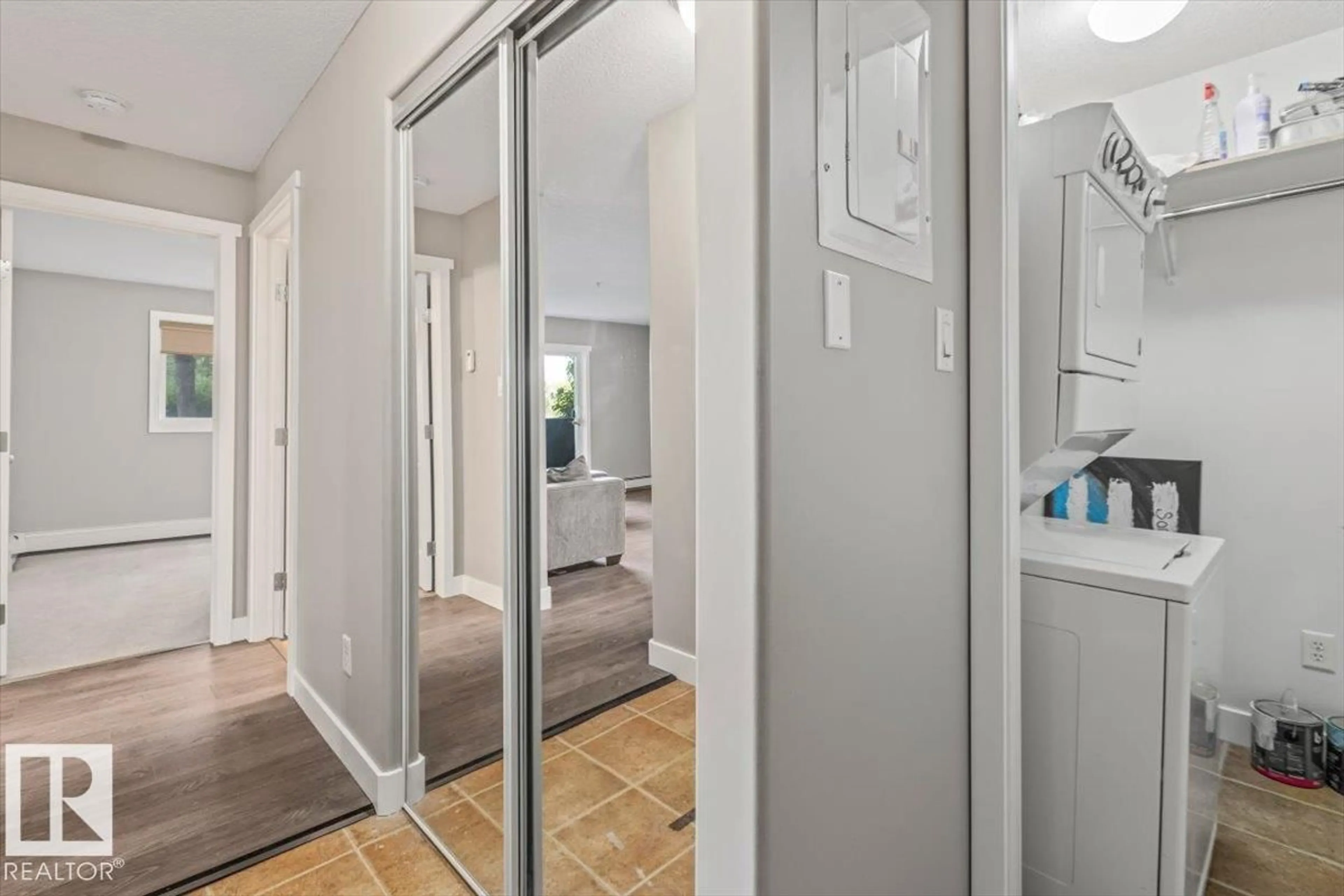 Indoor entryway for 116 9910 107 ST, Morinville Alberta T8R0A3
