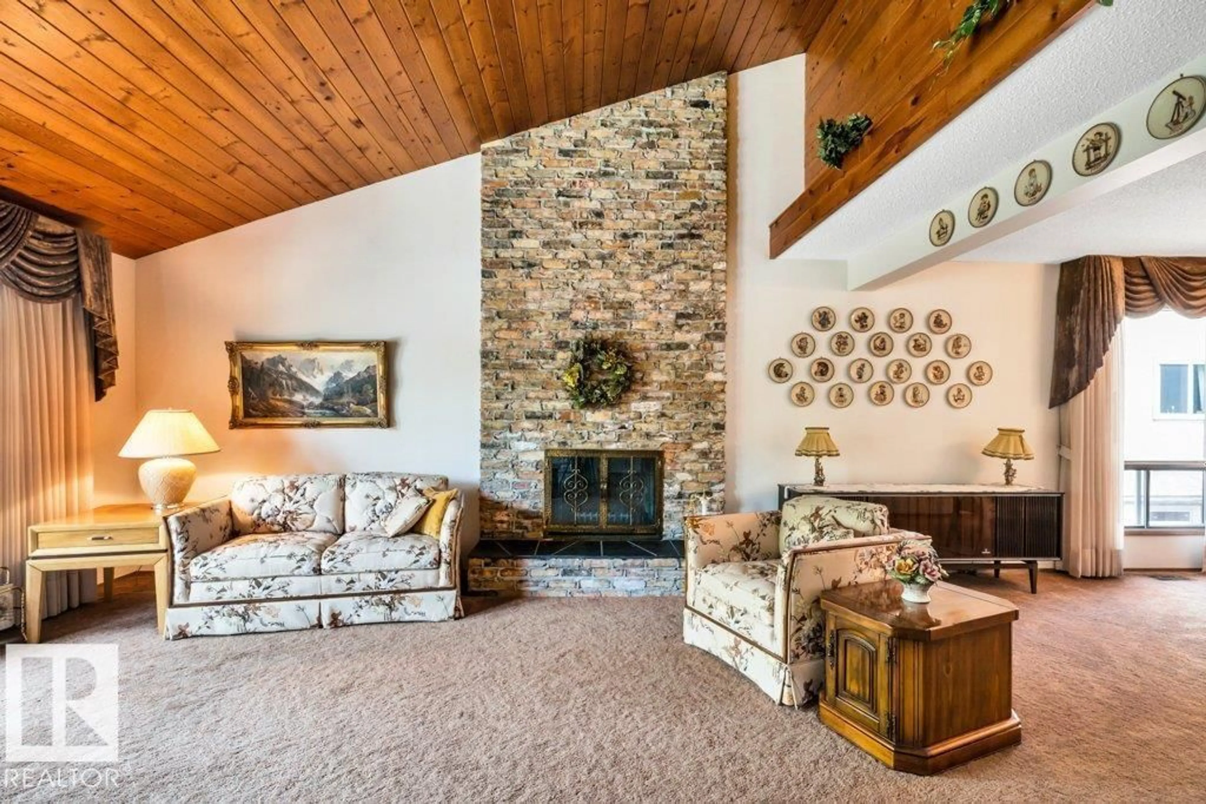 Living room with furniture, unknown for 23 WENTWORTH CR, St. Albert Alberta T8N3G7