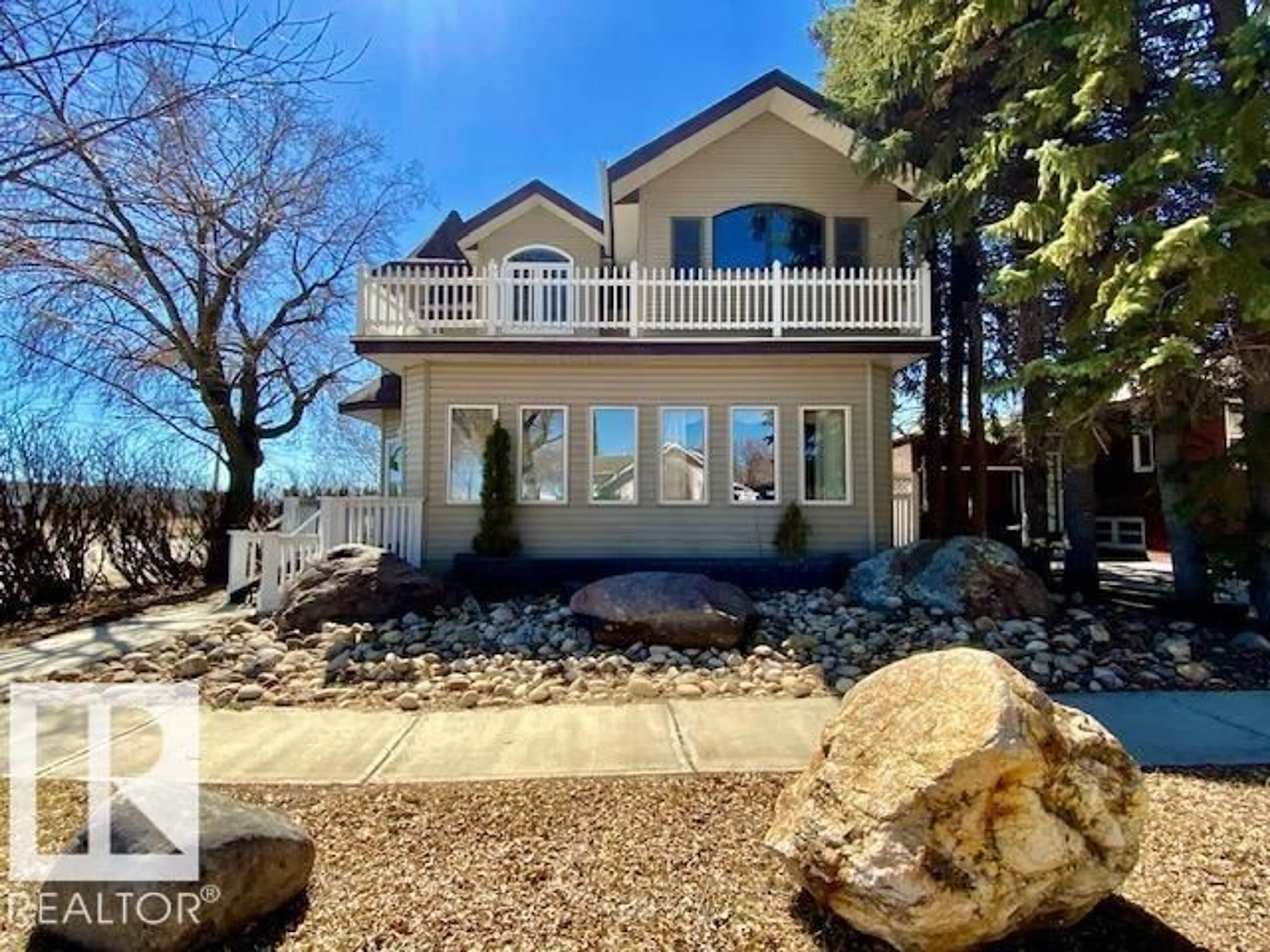 Home with vinyl exterior material, water/lake/river/ocean view for 5001 42 AV, Wetaskiwin Alberta T9A0B5
