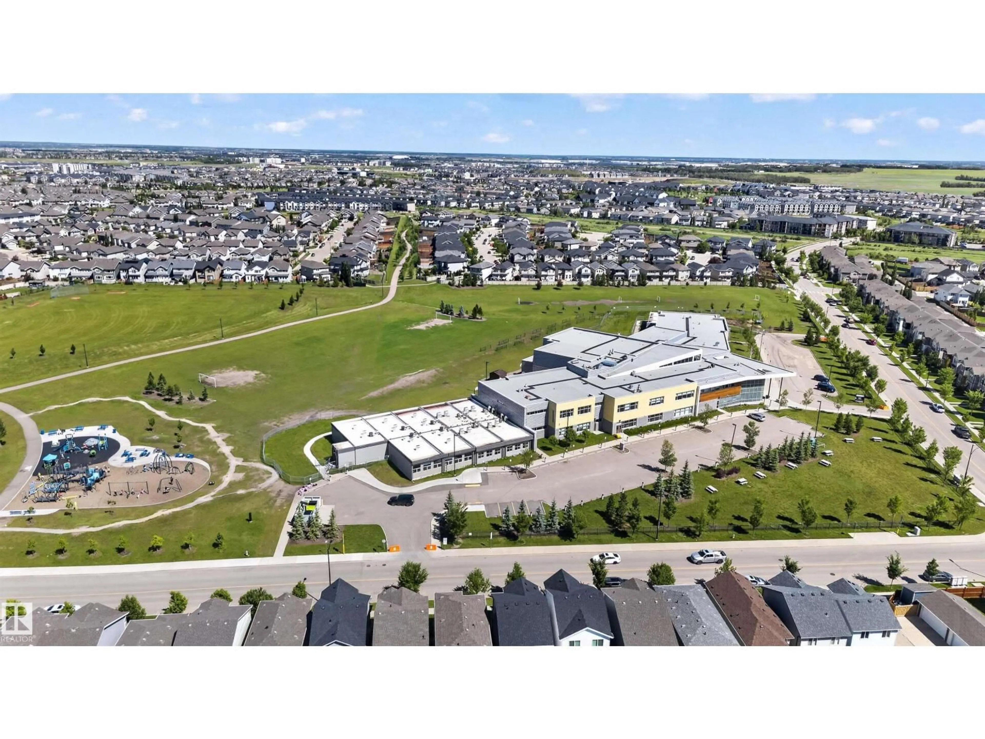 A pic from outside/outdoor area/front of a property/back of a property/a pic from drone, unknown for 273 PATERSON LI, Edmonton Alberta T6W5V2