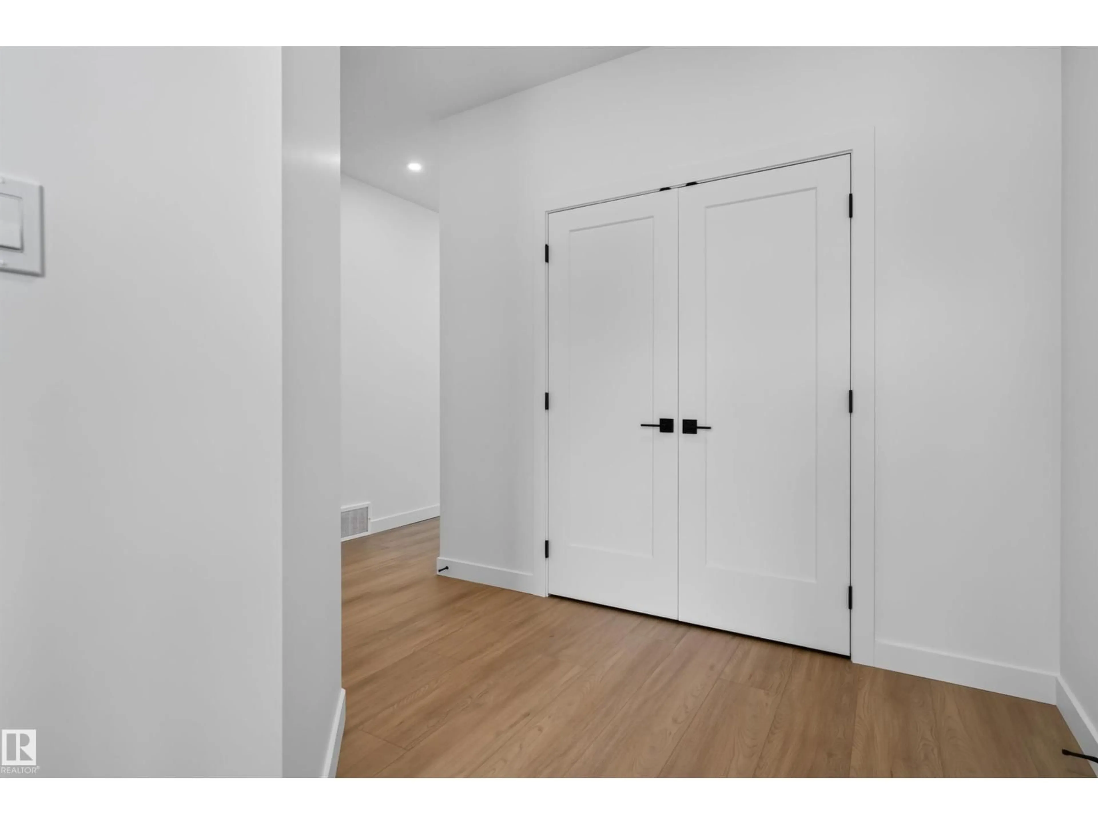 Unknown for 273 PATERSON LI, Edmonton Alberta T6W5V2