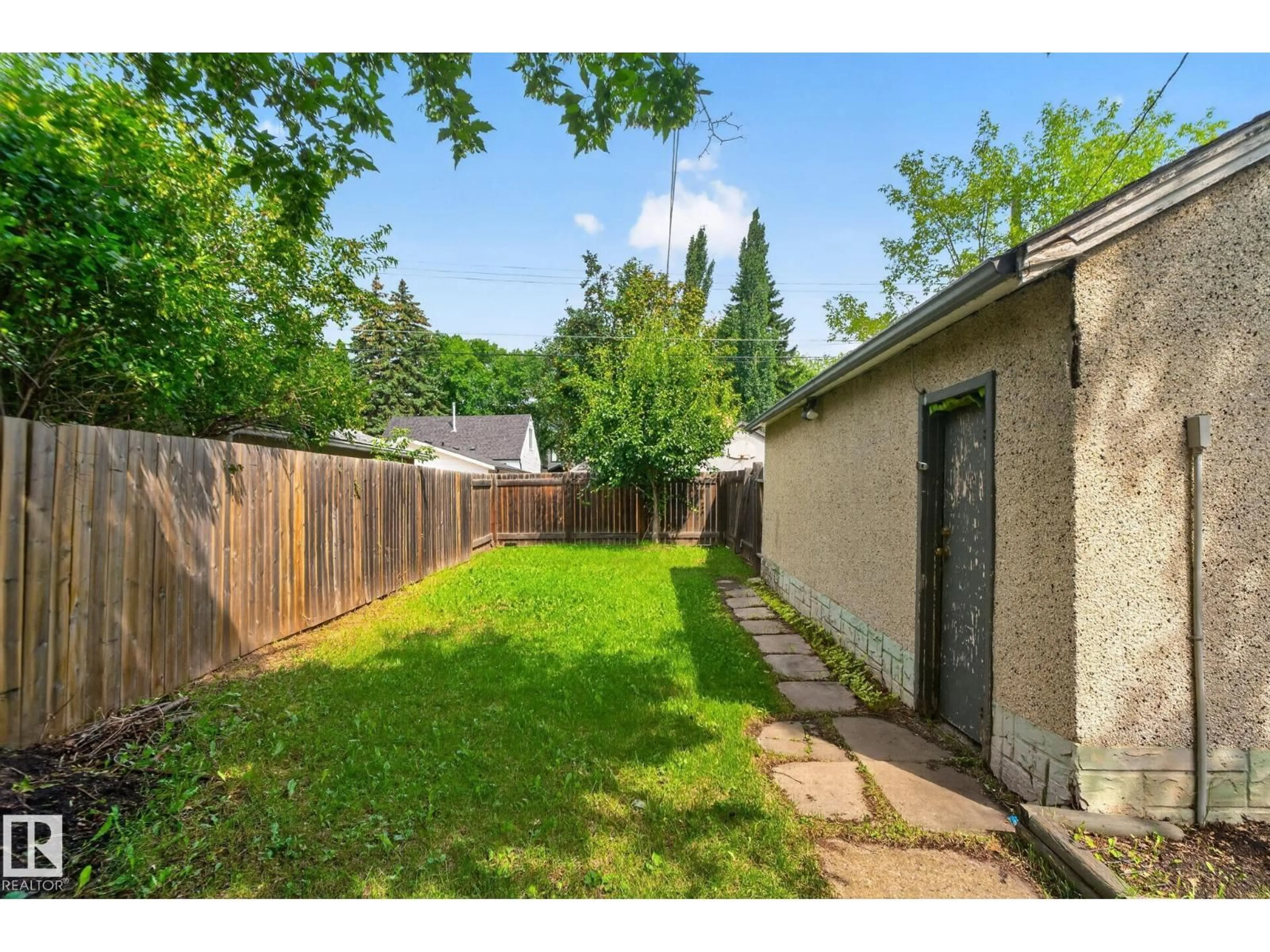 Unknown for 10508 67 AV, Edmonton Alberta T6H1Z5