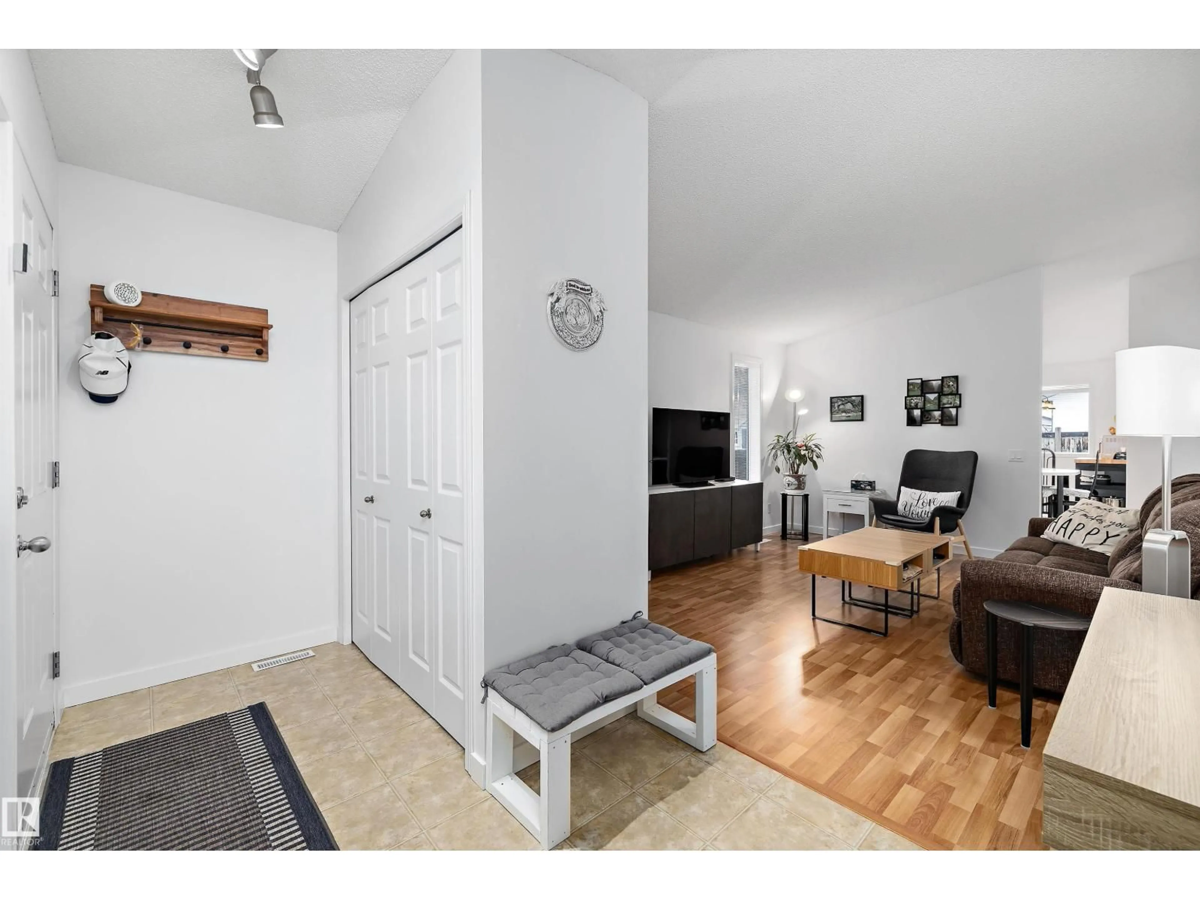 Unknown for 3344 24 AV, Edmonton Alberta T6T1Y5