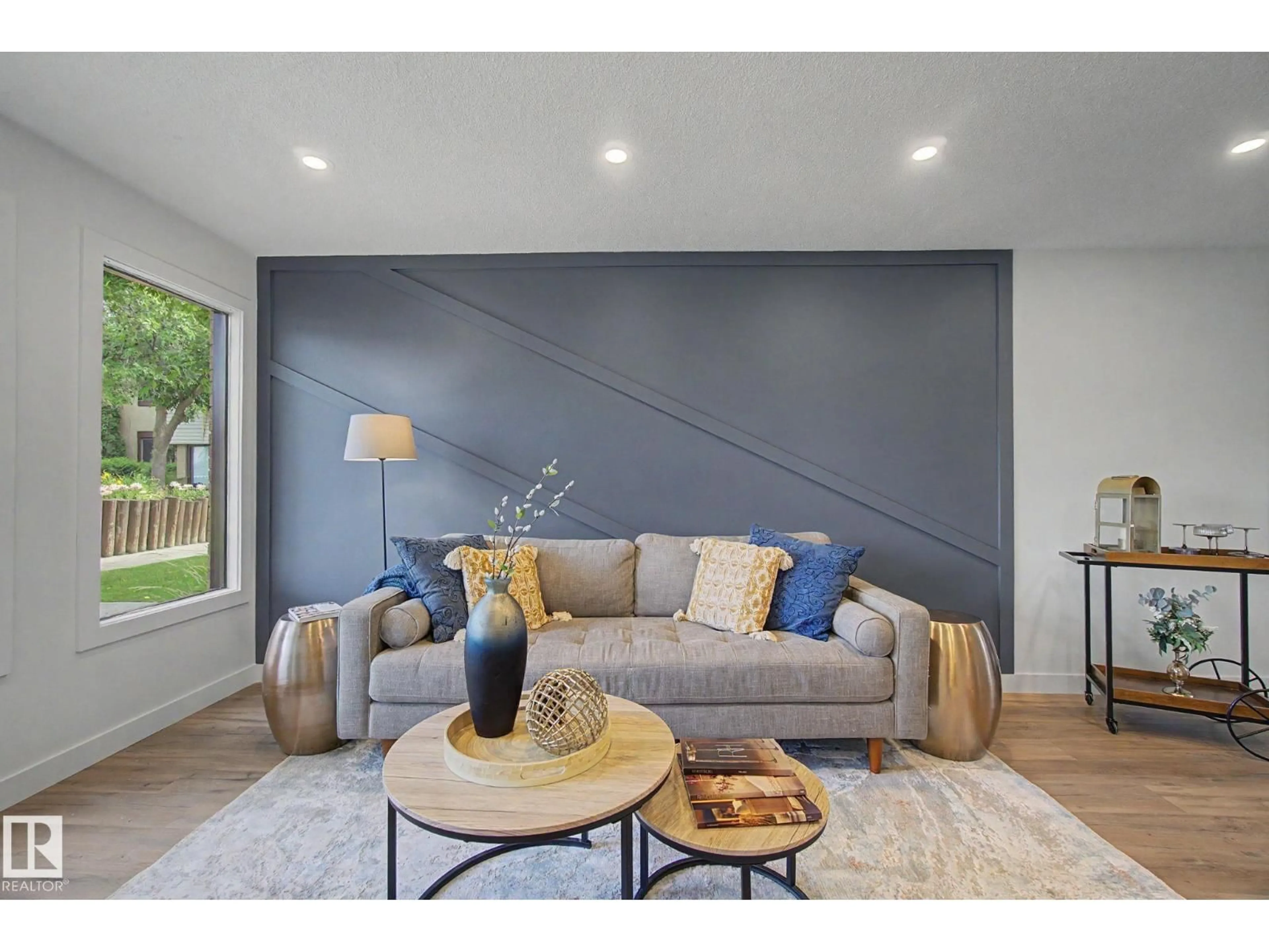 Living room with furniture, unknown for 133 GRANDIN VG, St. Albert Alberta T8N1R9