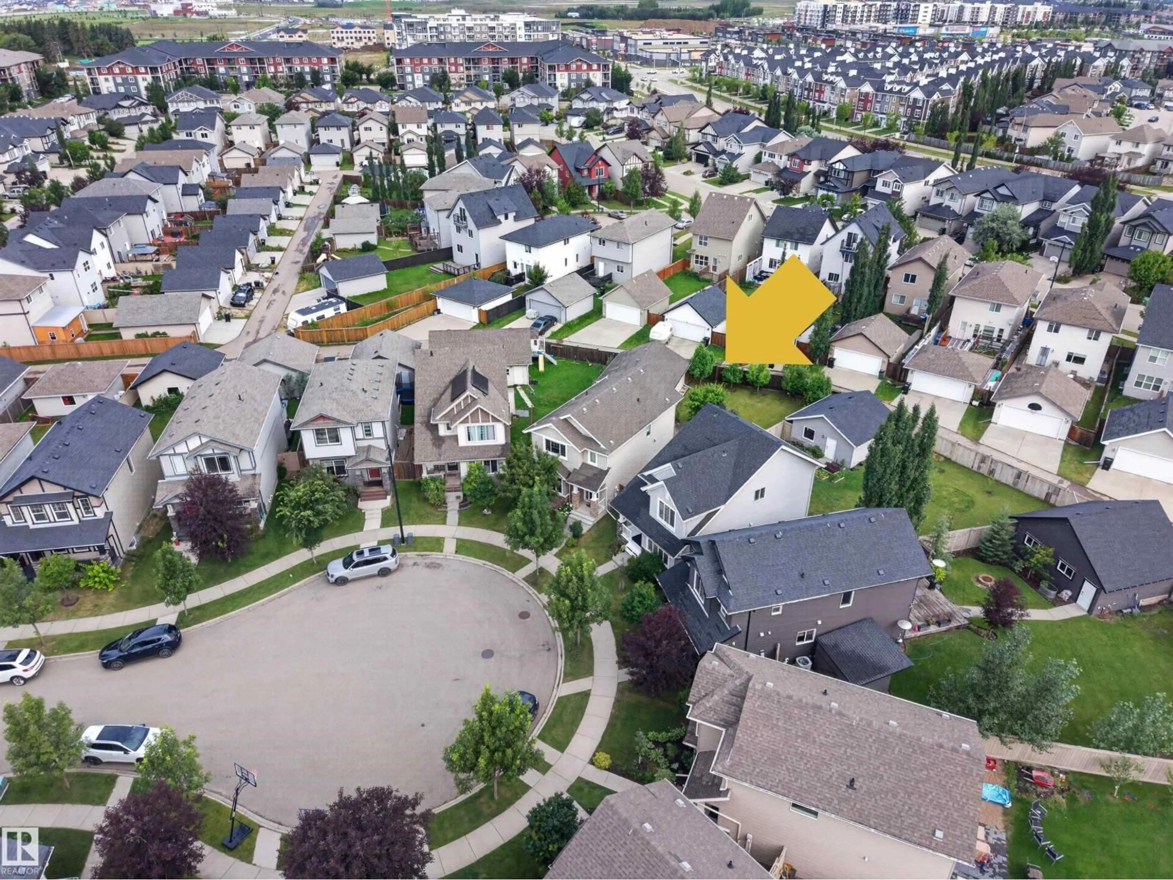 A pic from outside/outdoor area/front of a property/back of a property/a pic from drone, street for 4218 ALEXANDER BAY SW, Edmonton Alberta T6W2C8