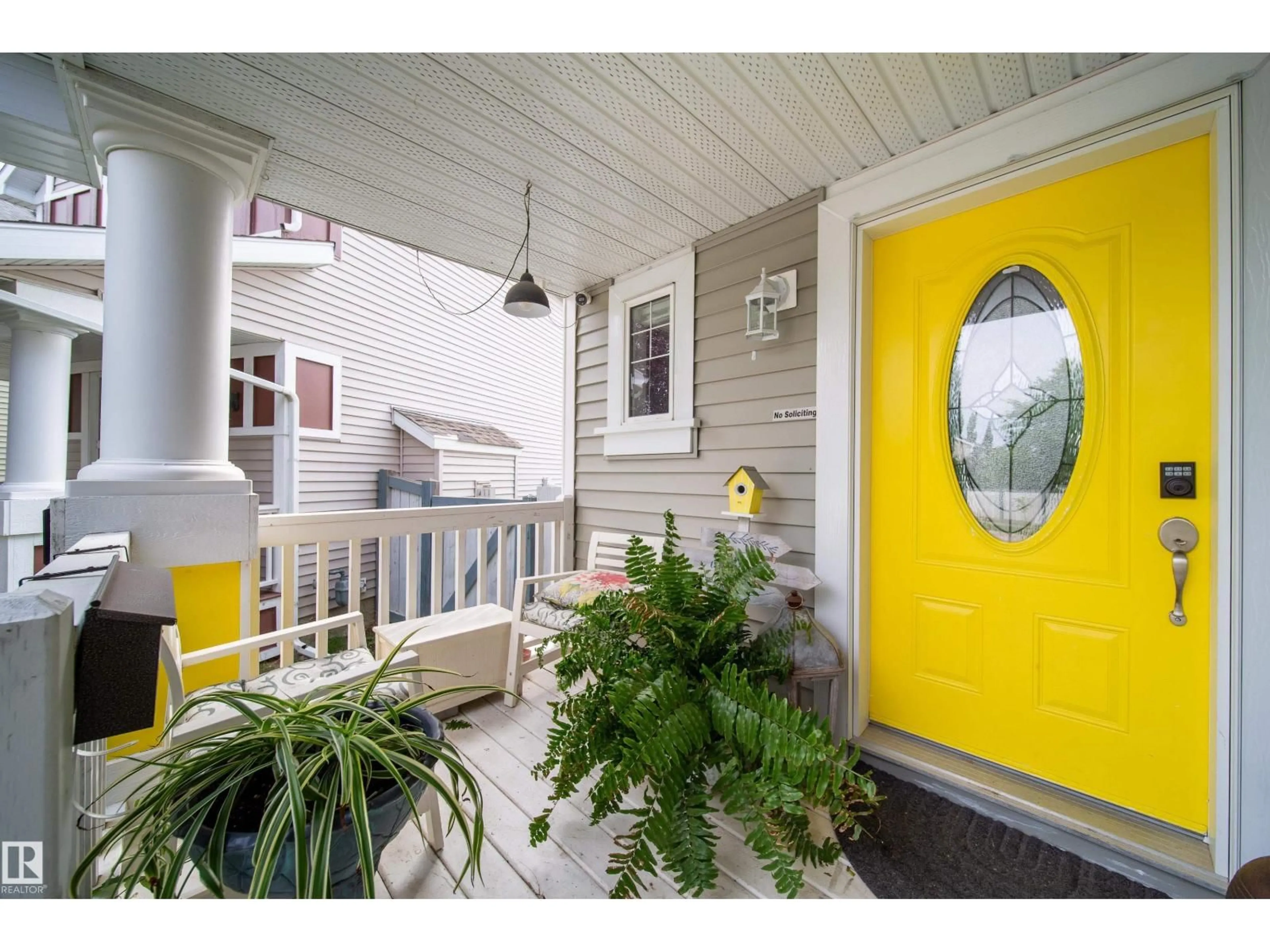 Indoor entryway for SW - 7239 21 AV, Edmonton Alberta T6X0L6