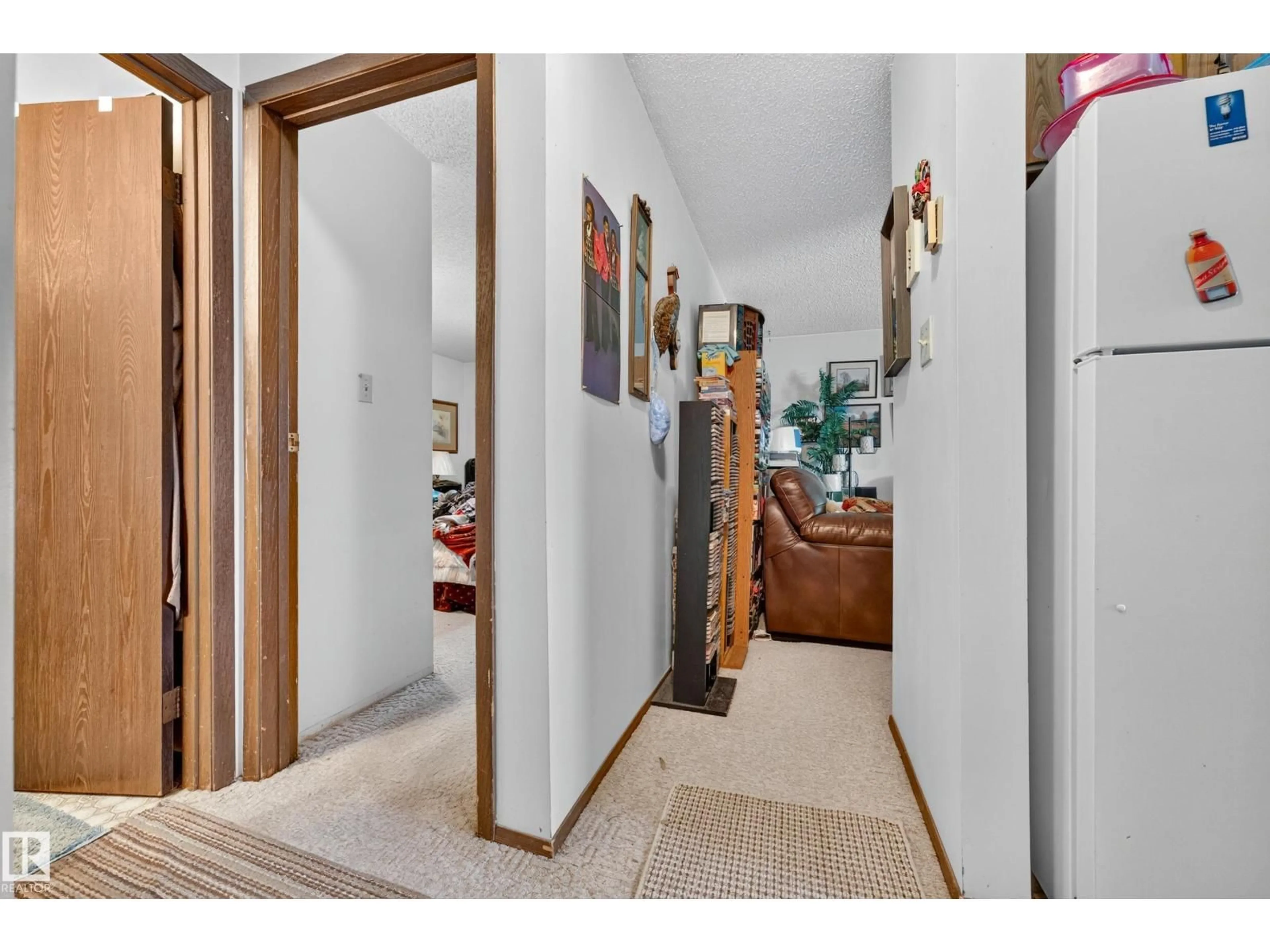 Indoor entryway for 206 - 10842 107 ST NW, Edmonton Alberta T5H2Z3