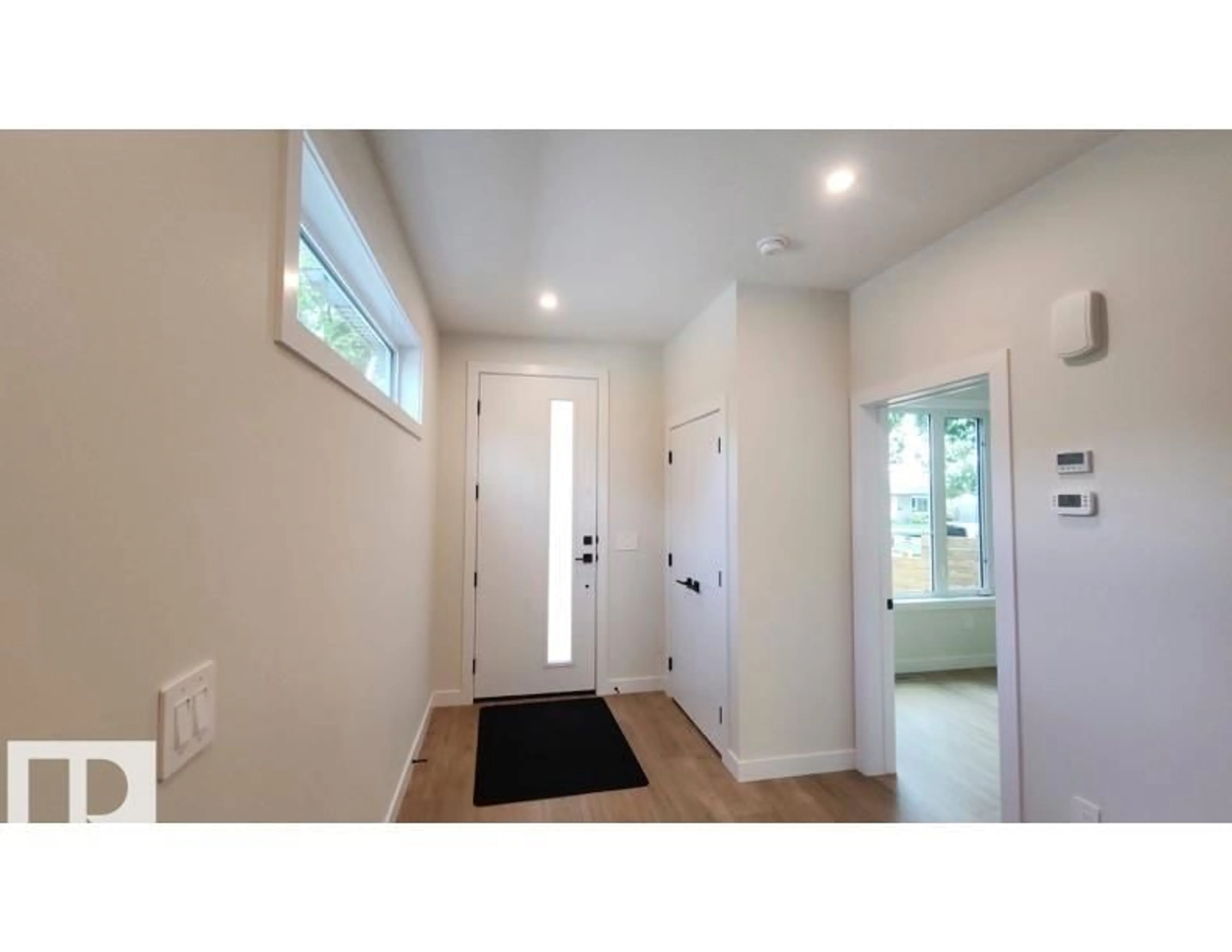 Indoor entryway for NW - 13034 123A ST, Edmonton Alberta T5L0L2